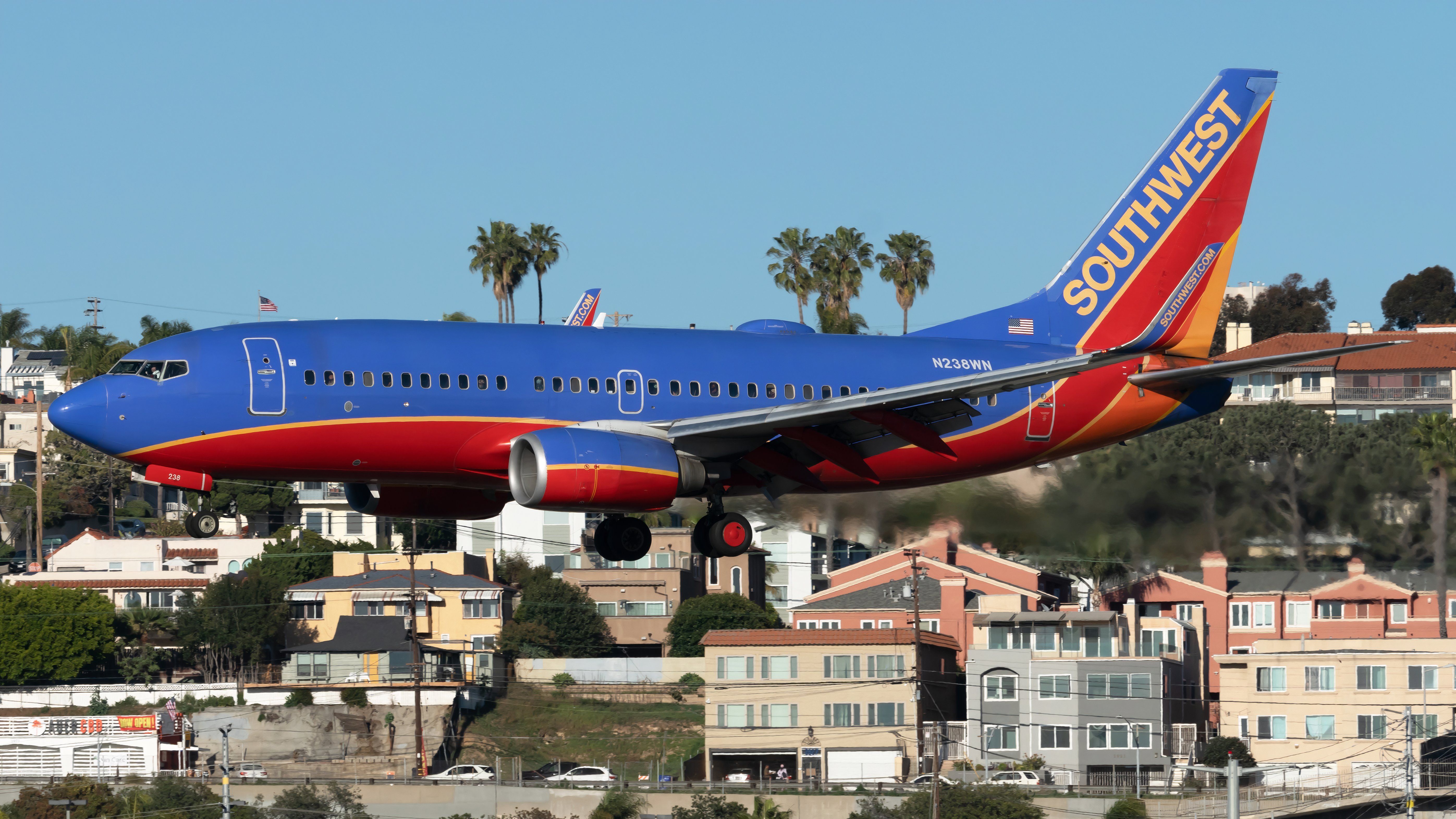 N238WN Southwest Airlines Boeing 737-7H4 (1)