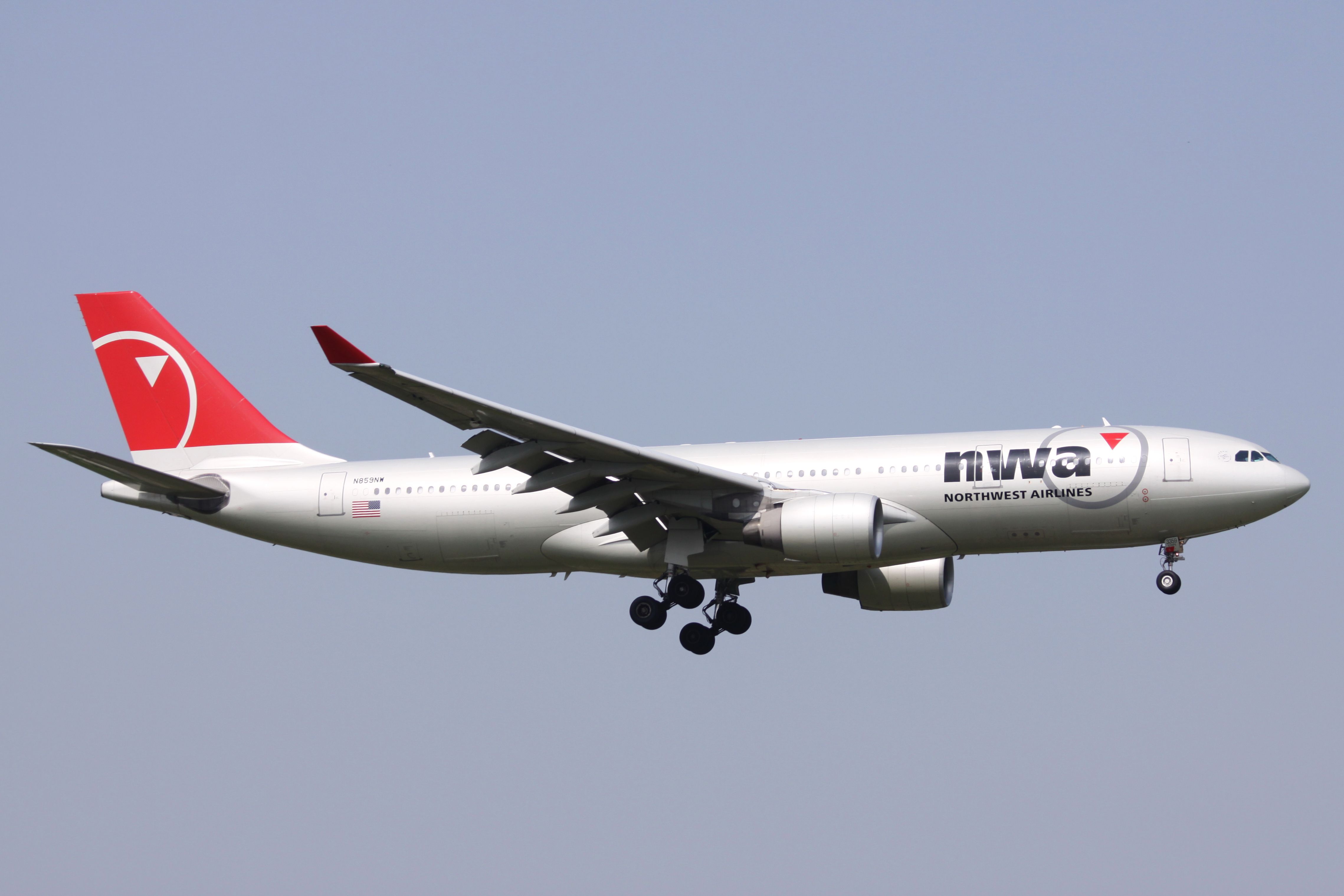 NWA A330-200