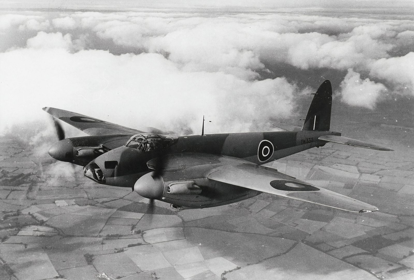 Photo of De Havilland Mosquito in flight