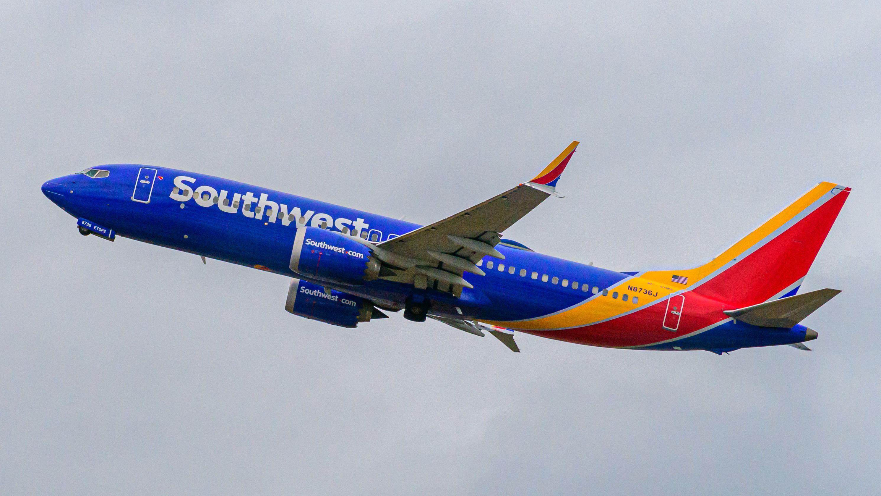 SF_Southwest Airlines Boeing 737 MAX 8 Pulling In the Gear_JAK