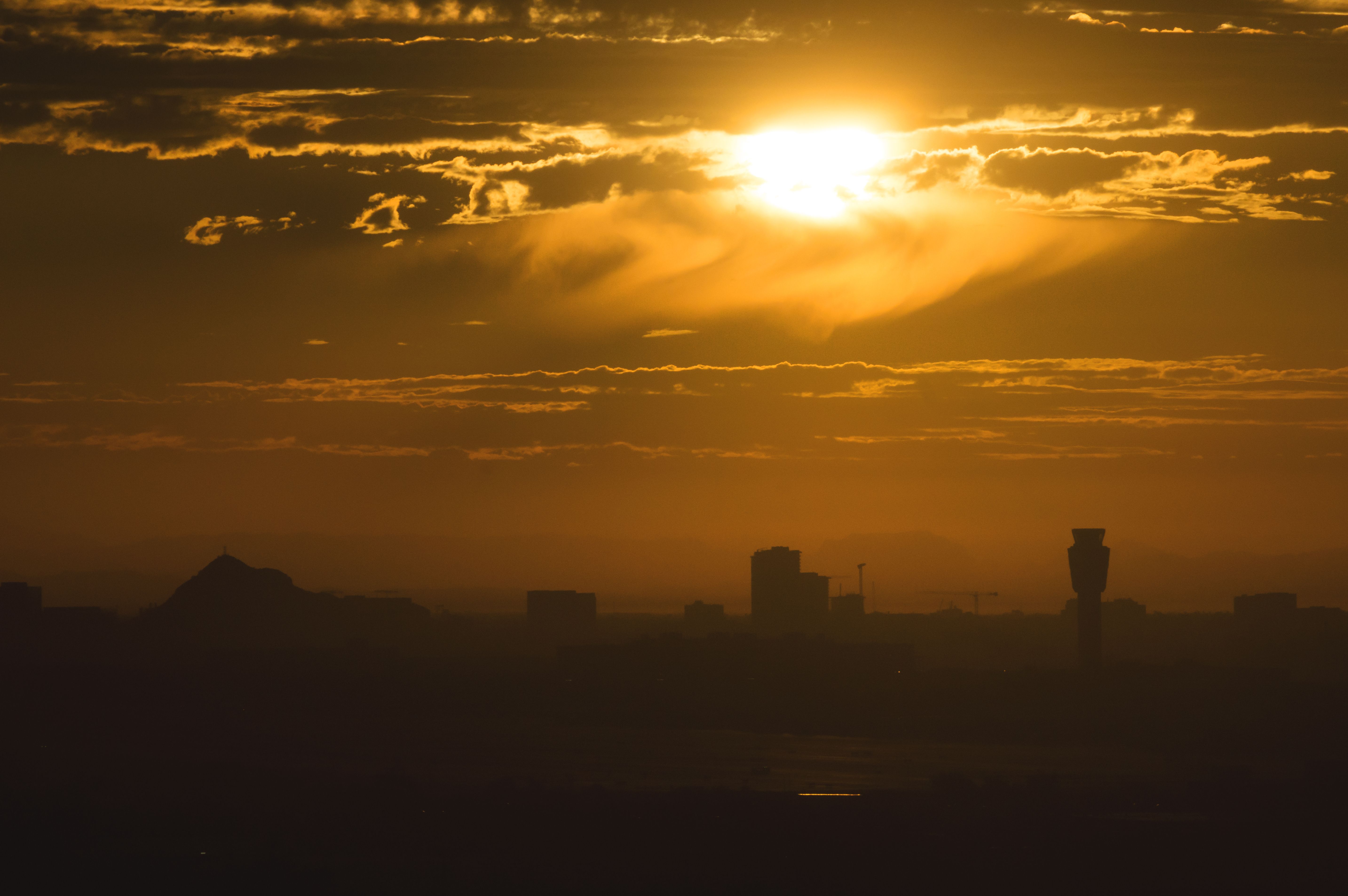 Phoenix Sky Harbor heatwave thermal turbulence