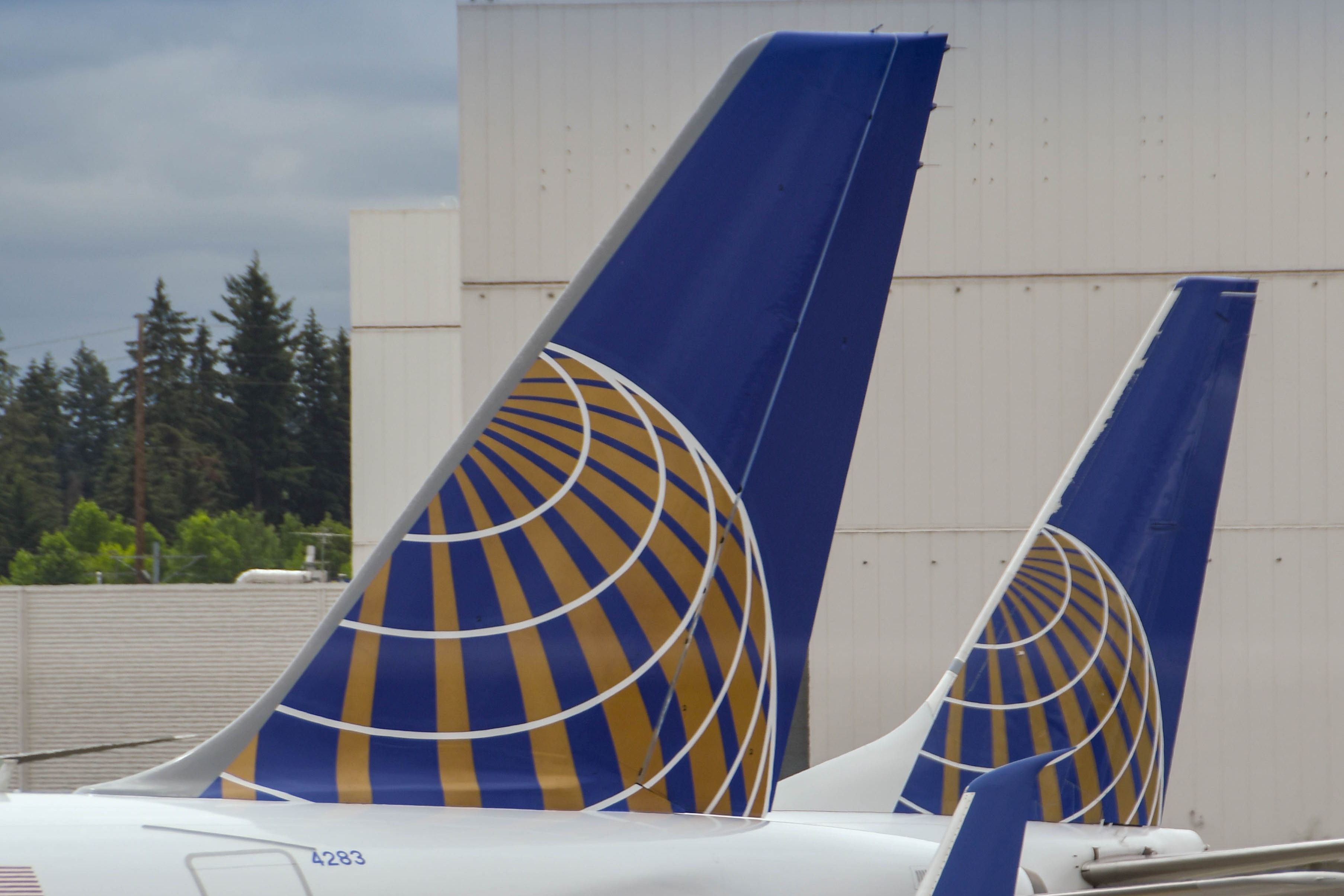 United Airlines Expresses Concerns To DOT Over Alaska-Hawaiian Merger