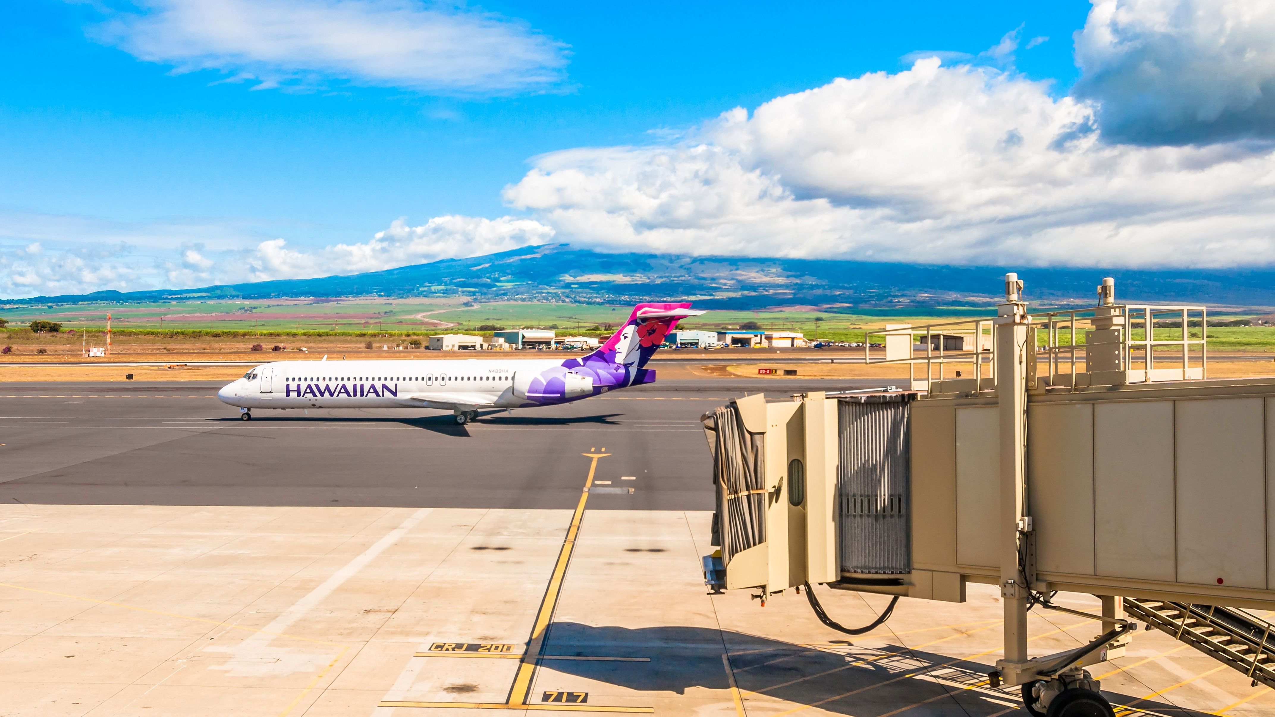 Hawaiian Airlines Offers Travel Waivers For Passengers Impacted By Tropical Storm Hone