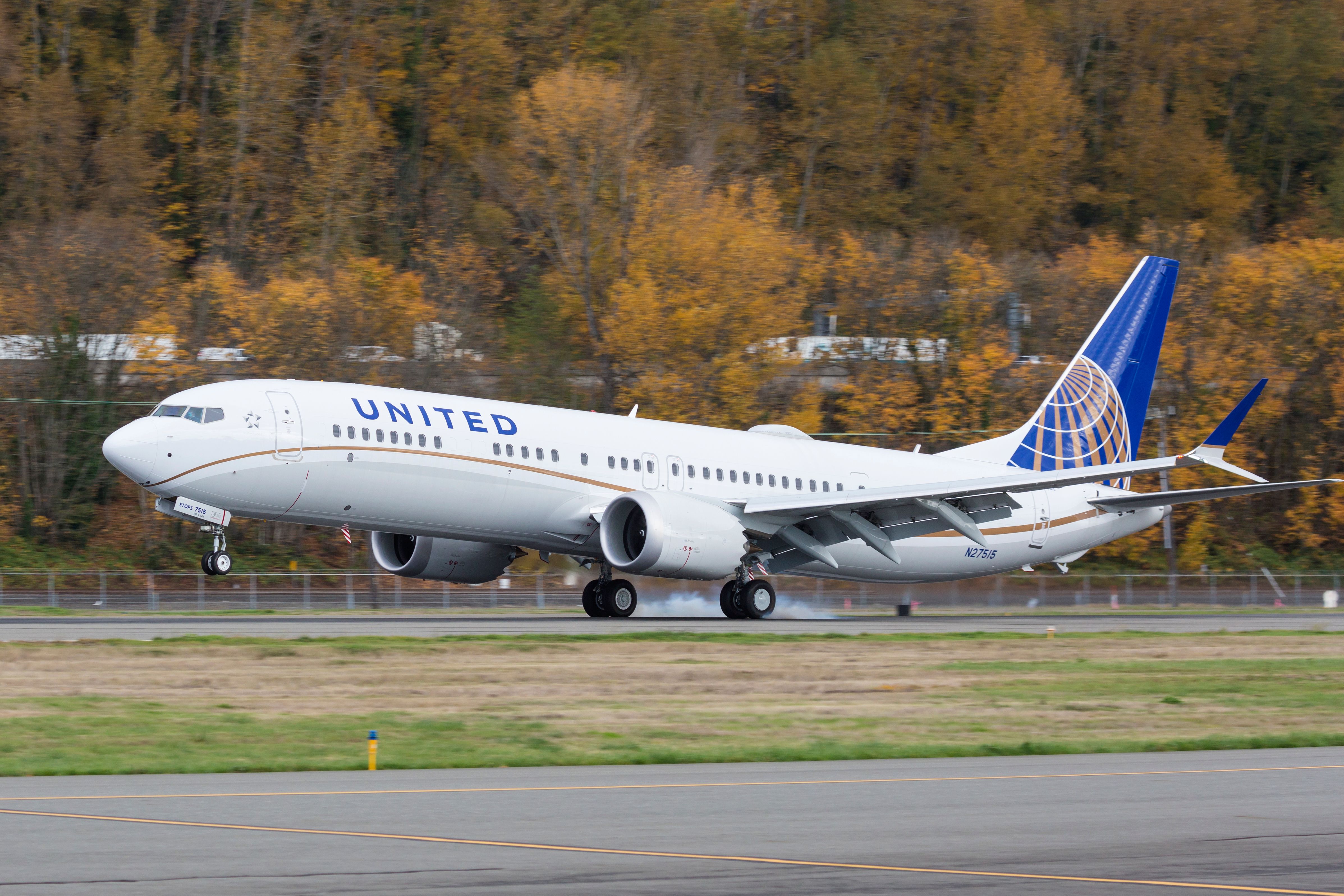 Boeing 737 MAX 9 of United Airlines taking off.