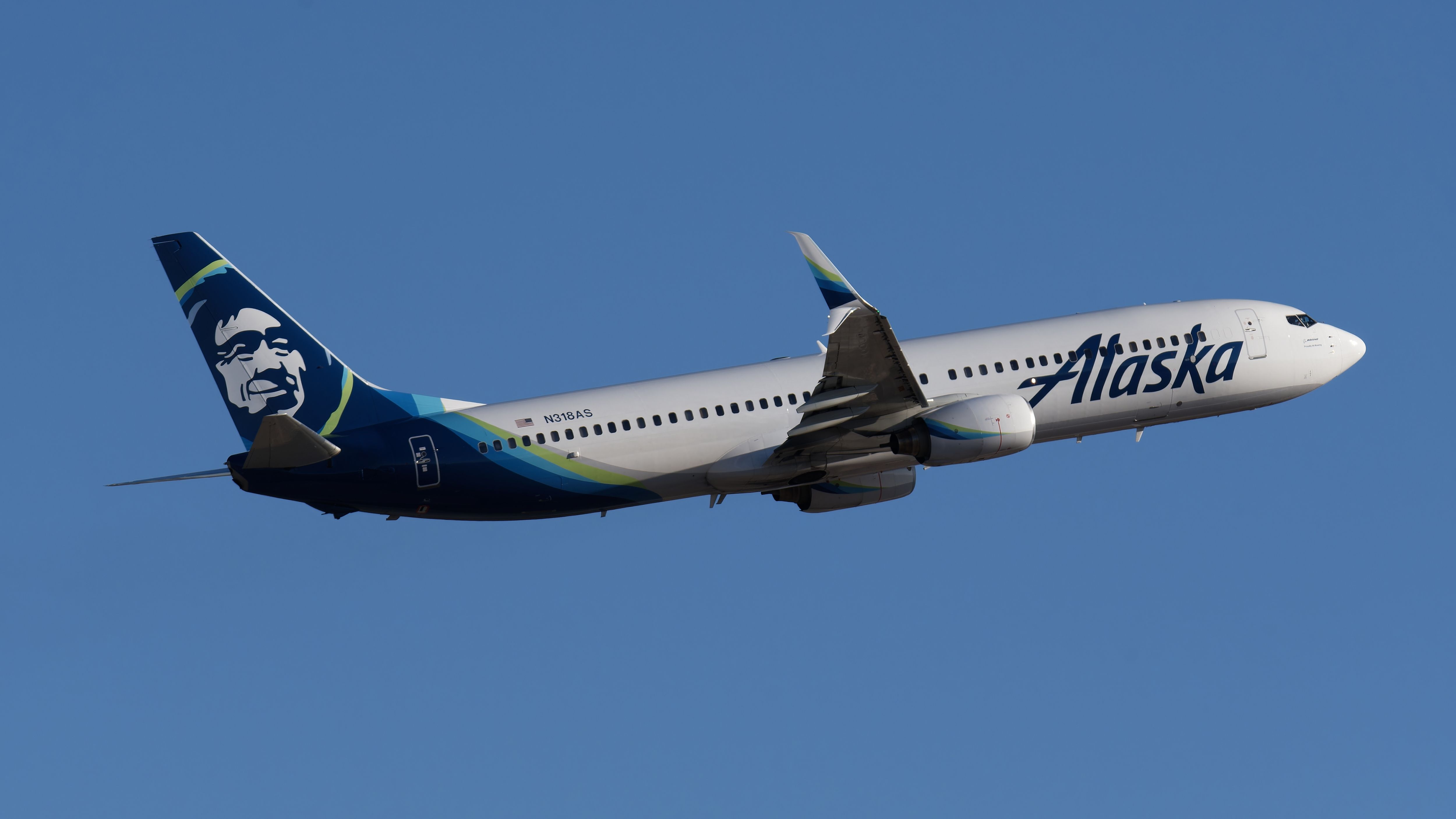 Alaska Airlines Boeing 737-990(N318AS)  taking off from Phoenix Sky Harbor International Airport.