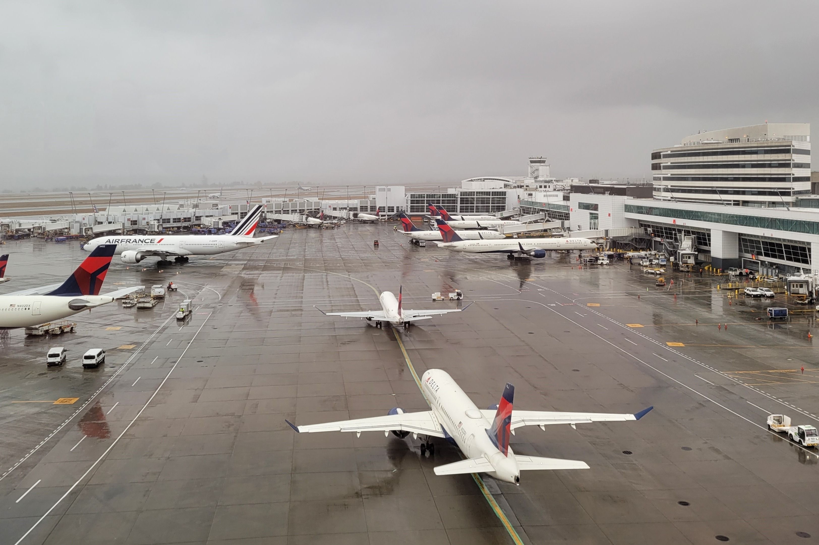 Flights Impacted At Seattle-Tacoma International Airport Due To System Outages