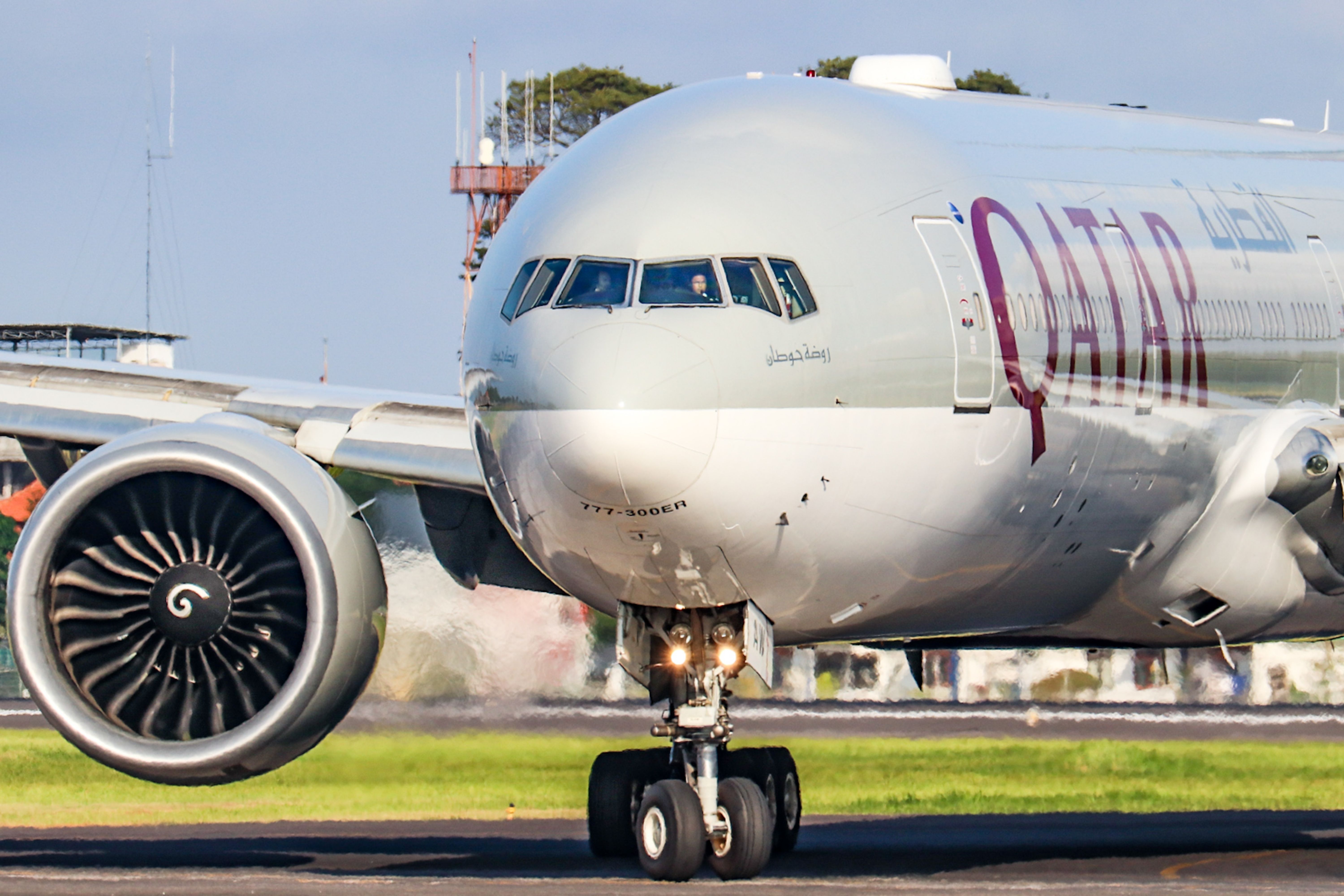 Qatar Airways|Boeing 777-3DZ (ER) A7-BAW at Gusti Ngurah Rai International Airport