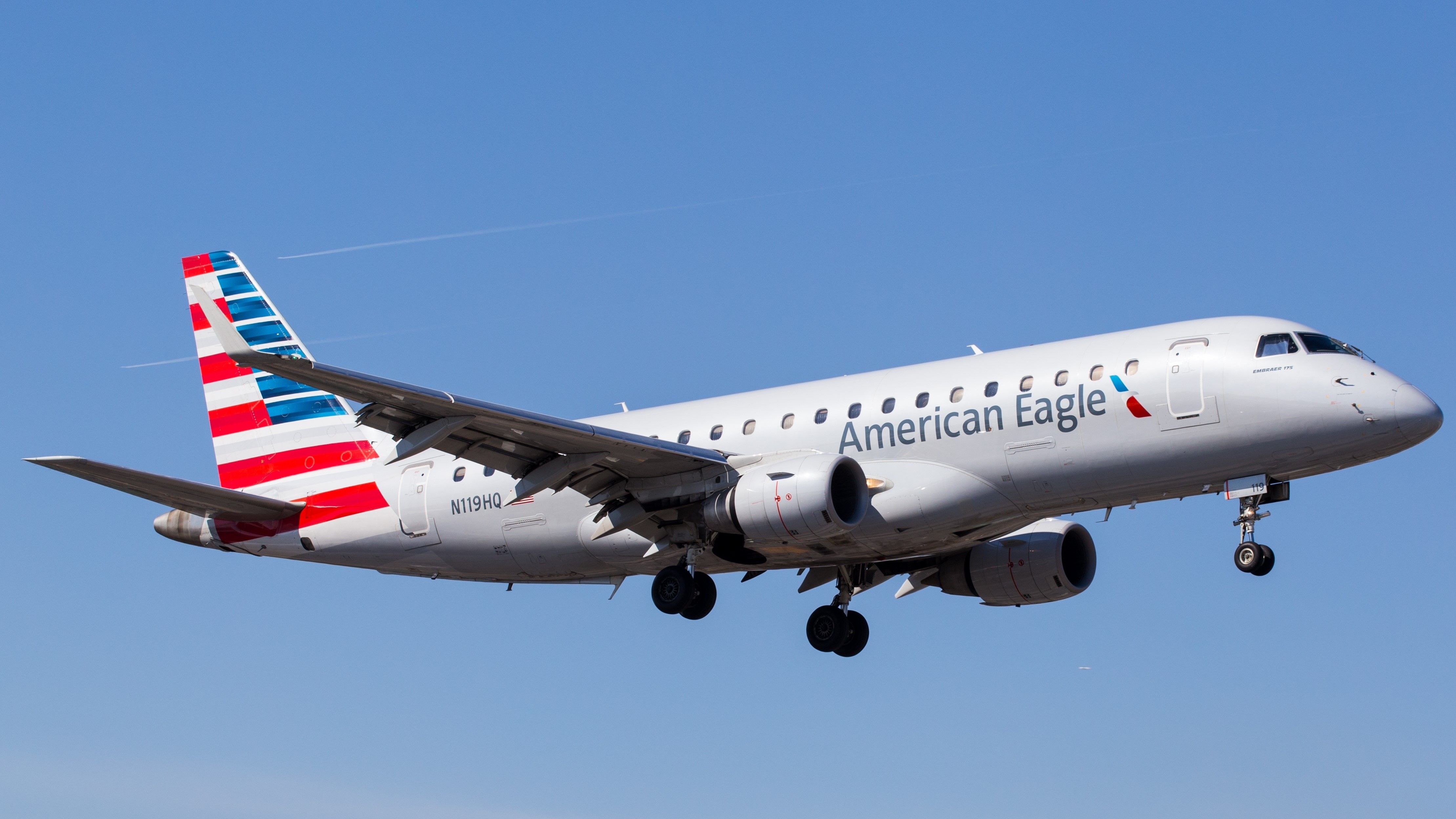 American Eagle Embraer E175