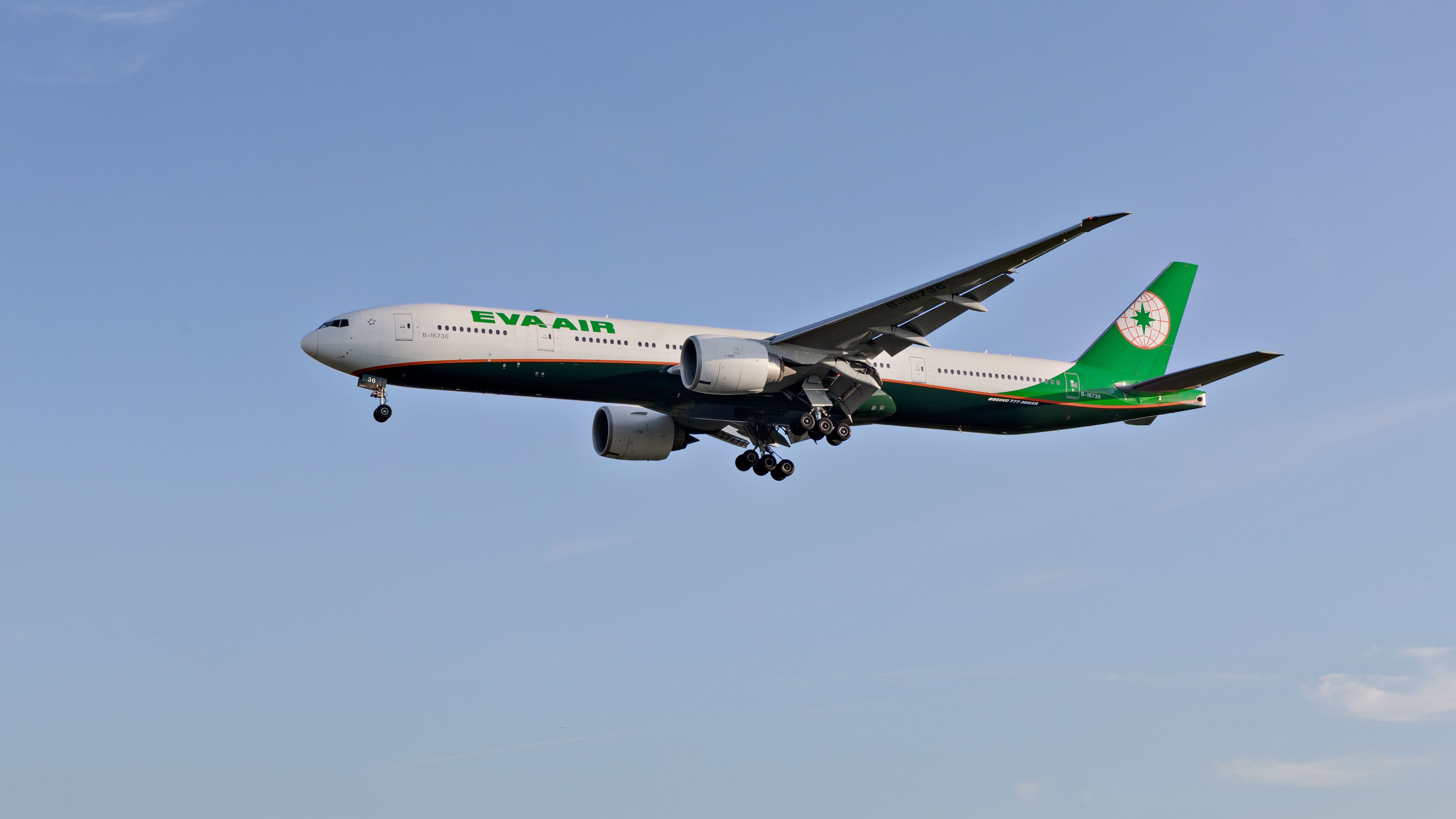 eva air boeing 777-300er