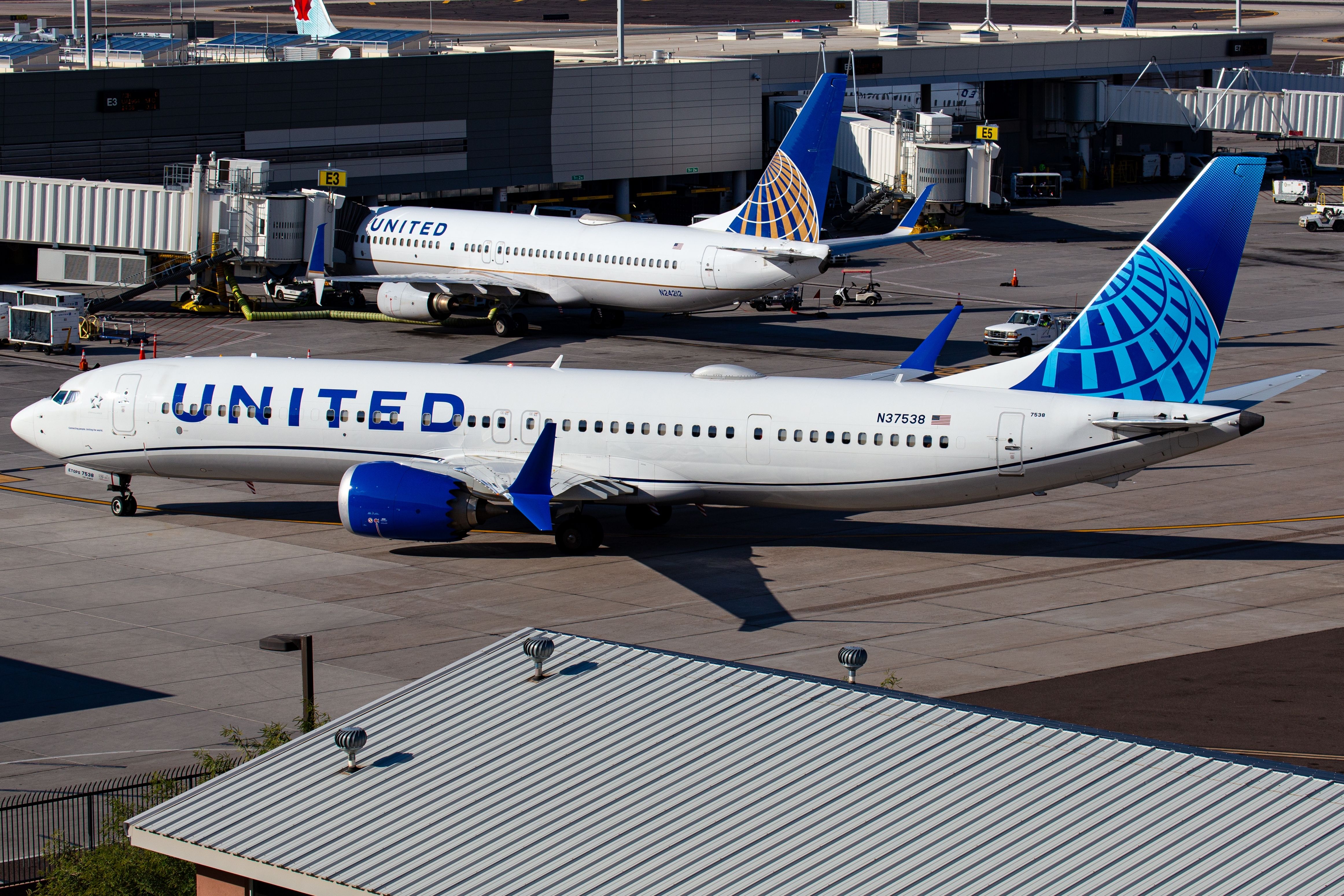 A Boeing 737 MAX 9 N37538 of United Airlines arrives at the gate of Phoenix Sky Harbor International Airport.