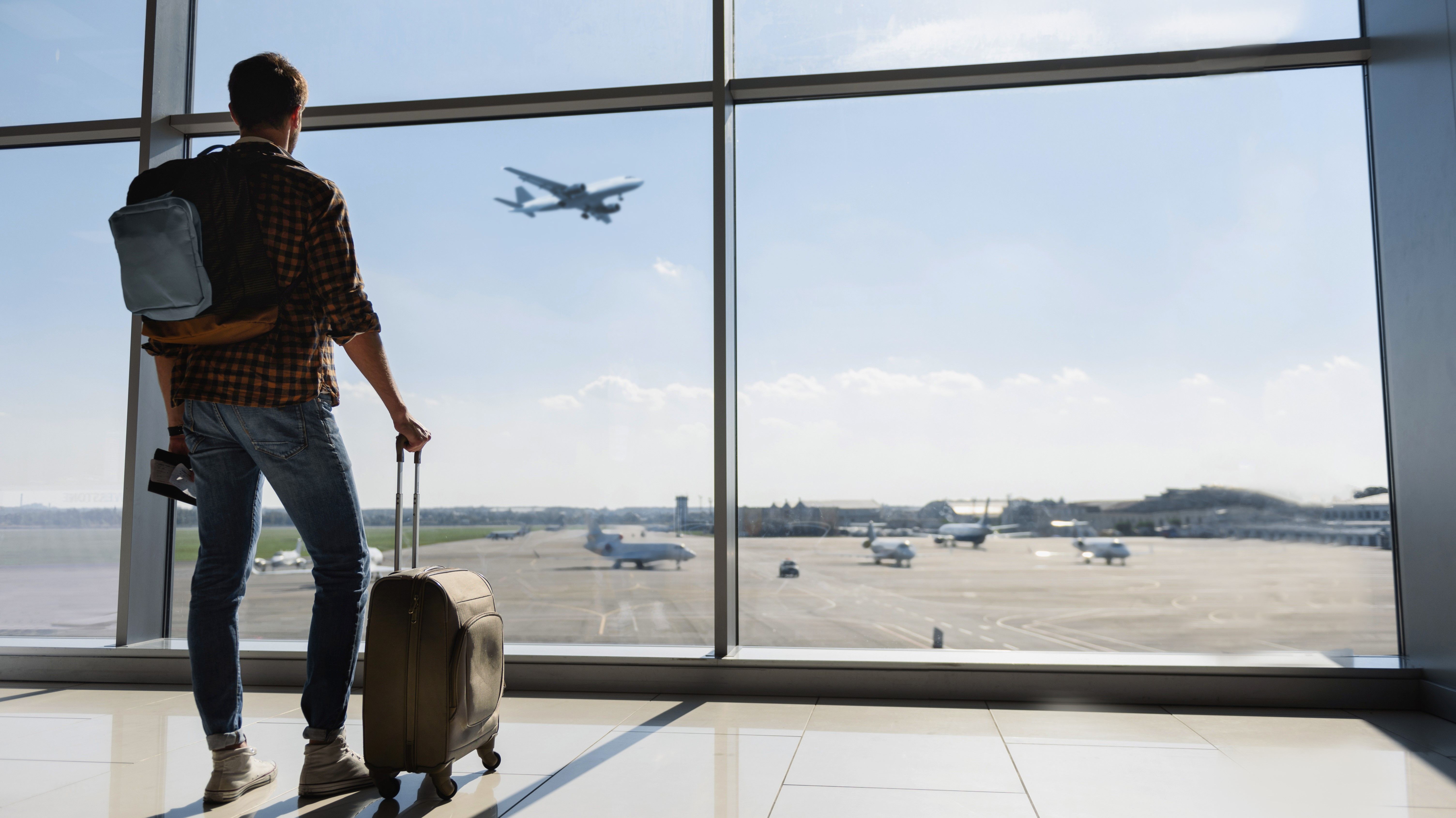 Should More Airlines Offer Student Discounts?