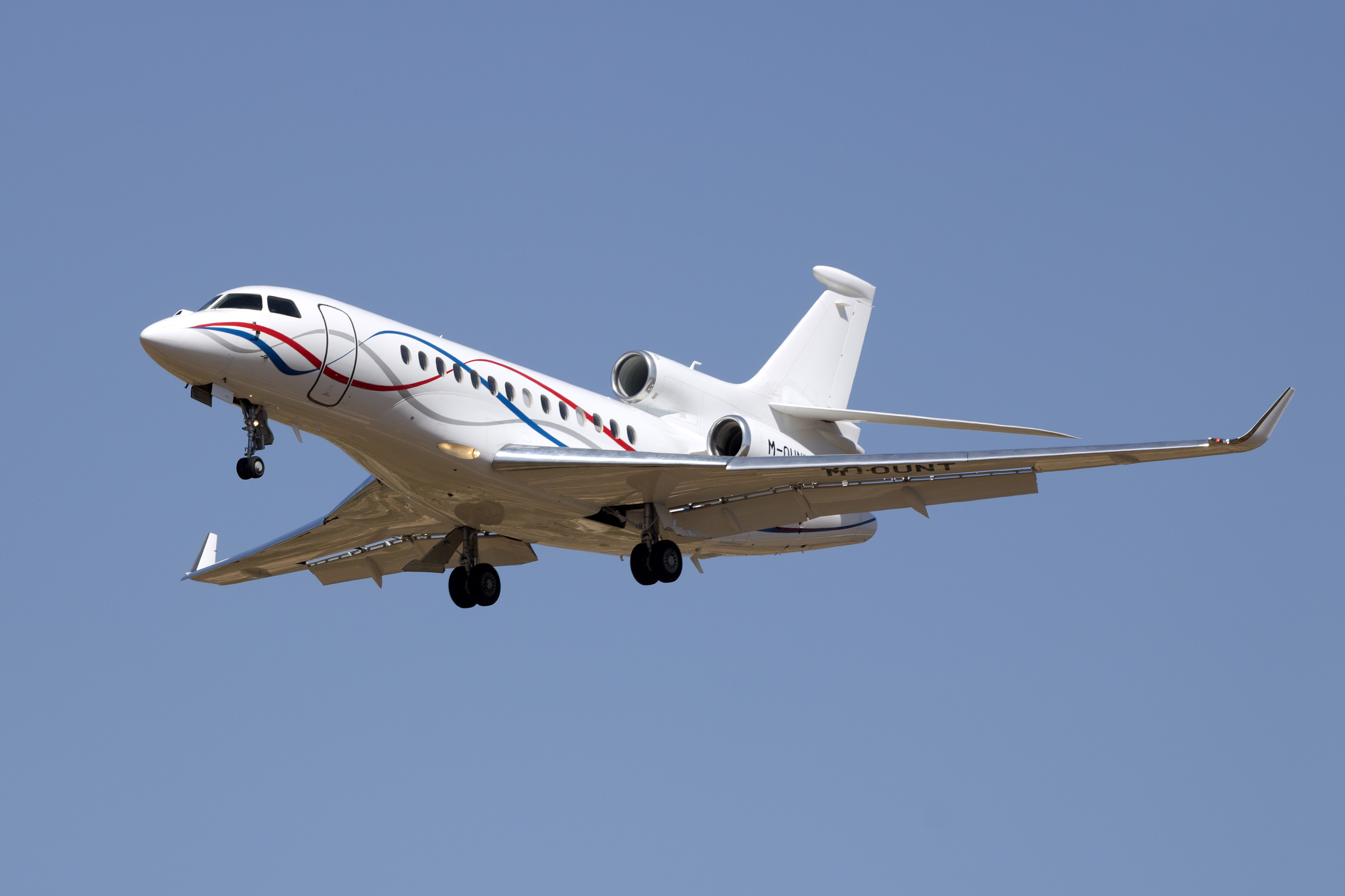 Dassault Falcon 7X Landing In Malta