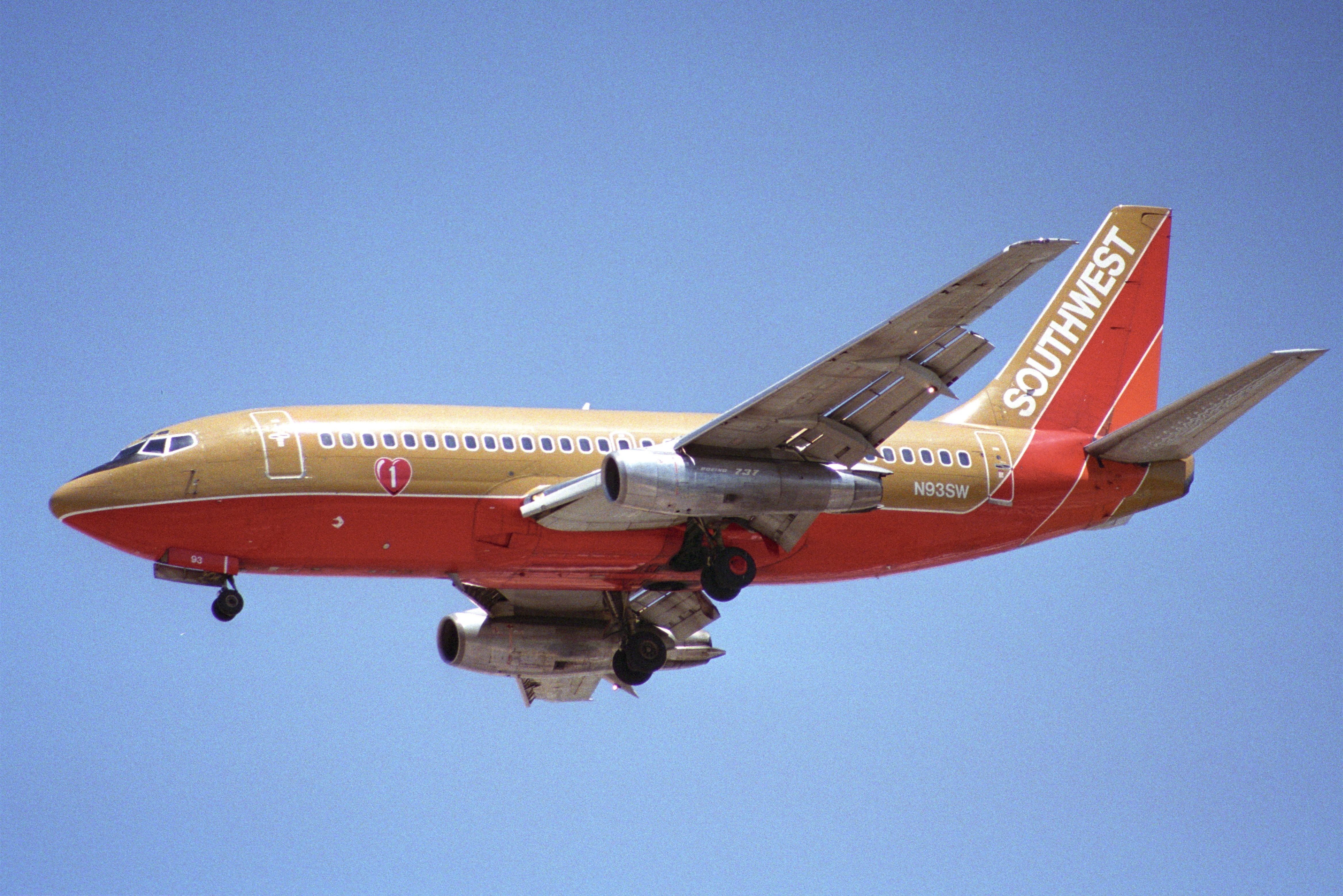 Southwest_Airlines_Boeing_737-200