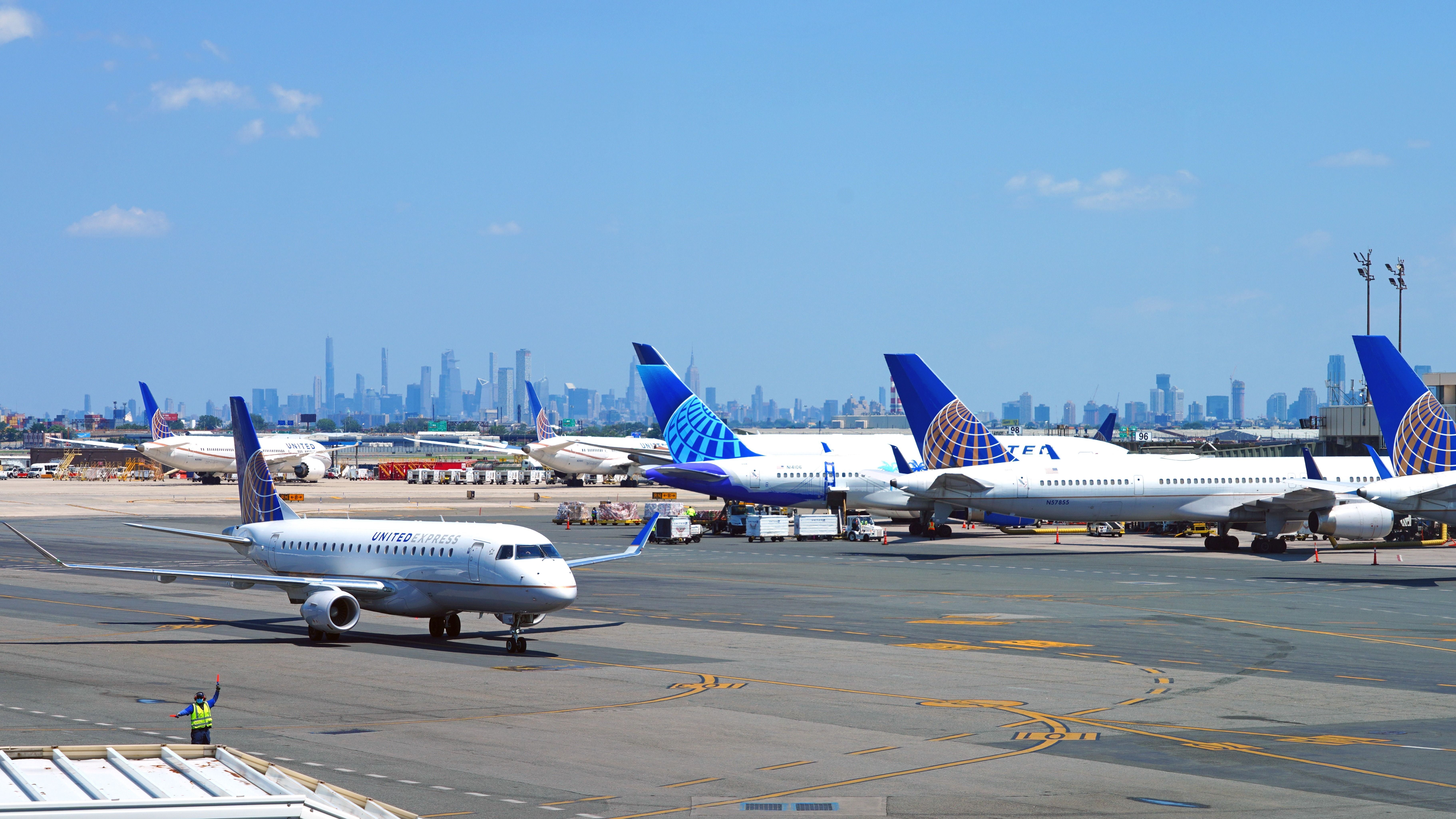 United Airlines aircraft at EWR shutterstock_1790430110