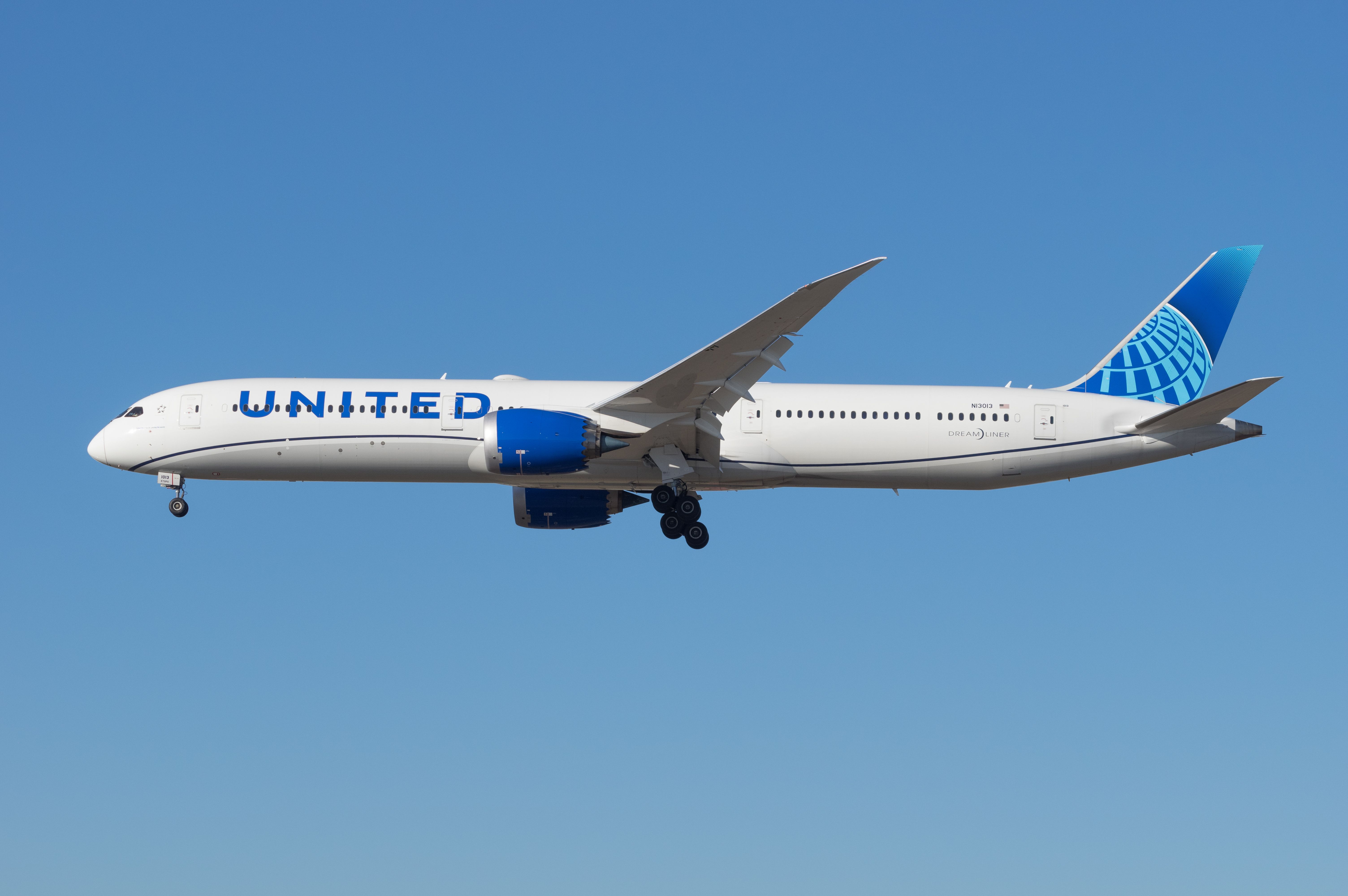 United Airlines Boeing 787-10 landing at LAX shutterstock_1894185601