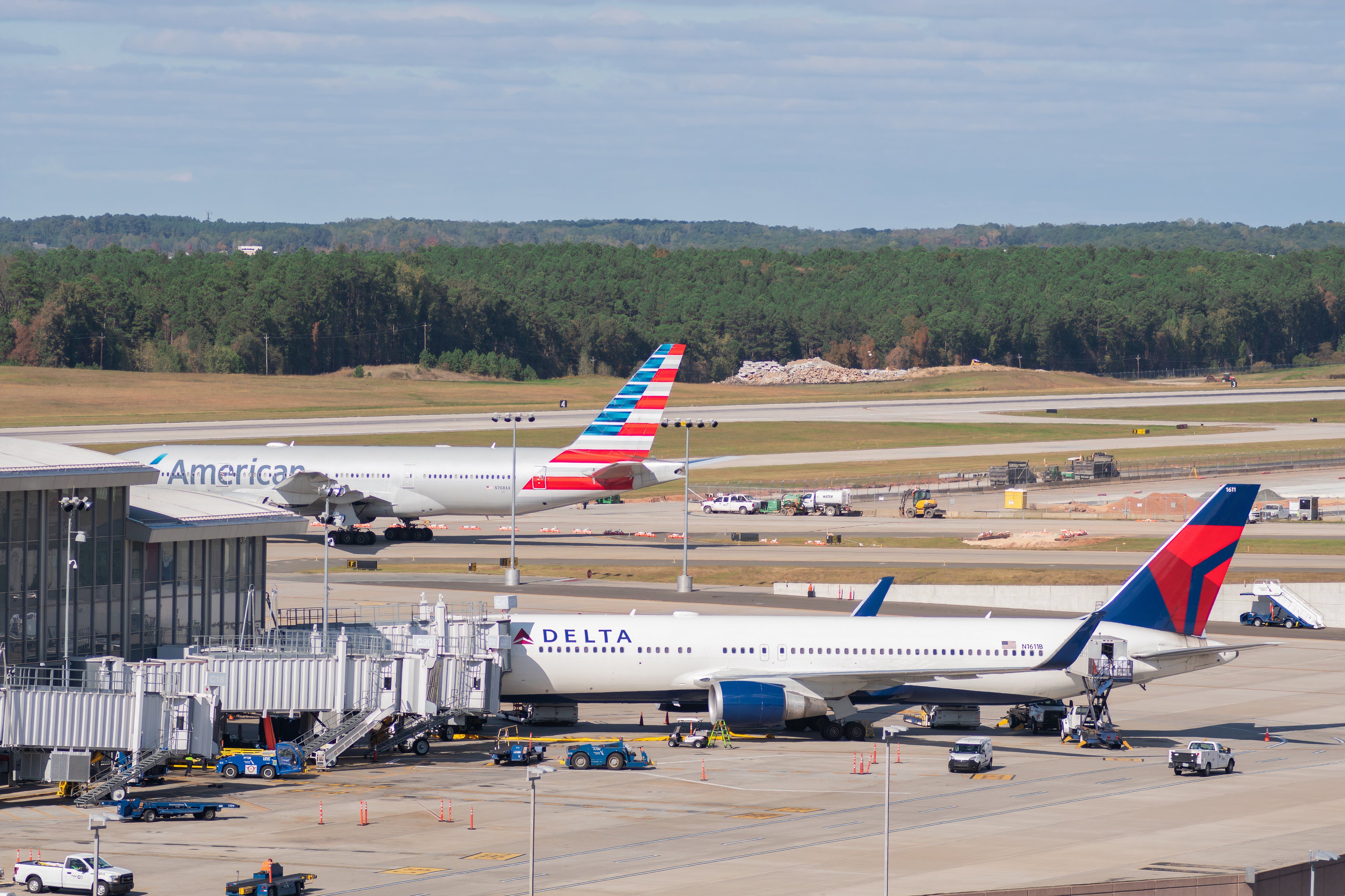 Delta and American Airline planes at RDU