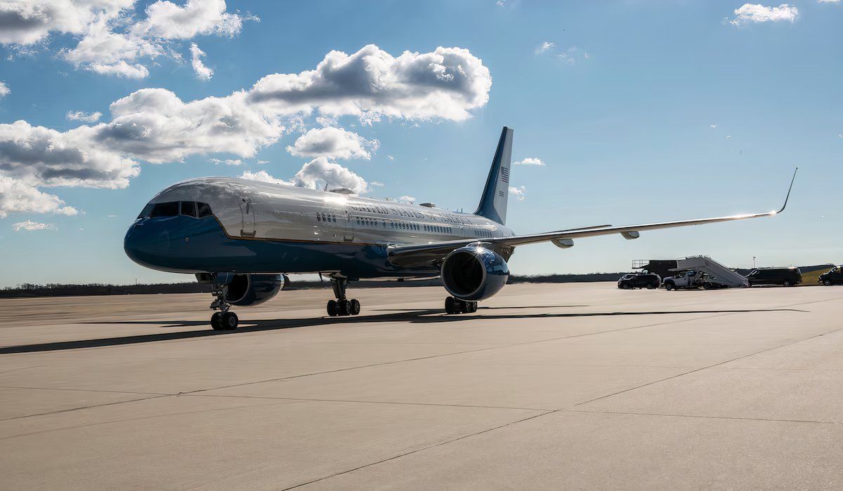 US Air Force Boeing C-32