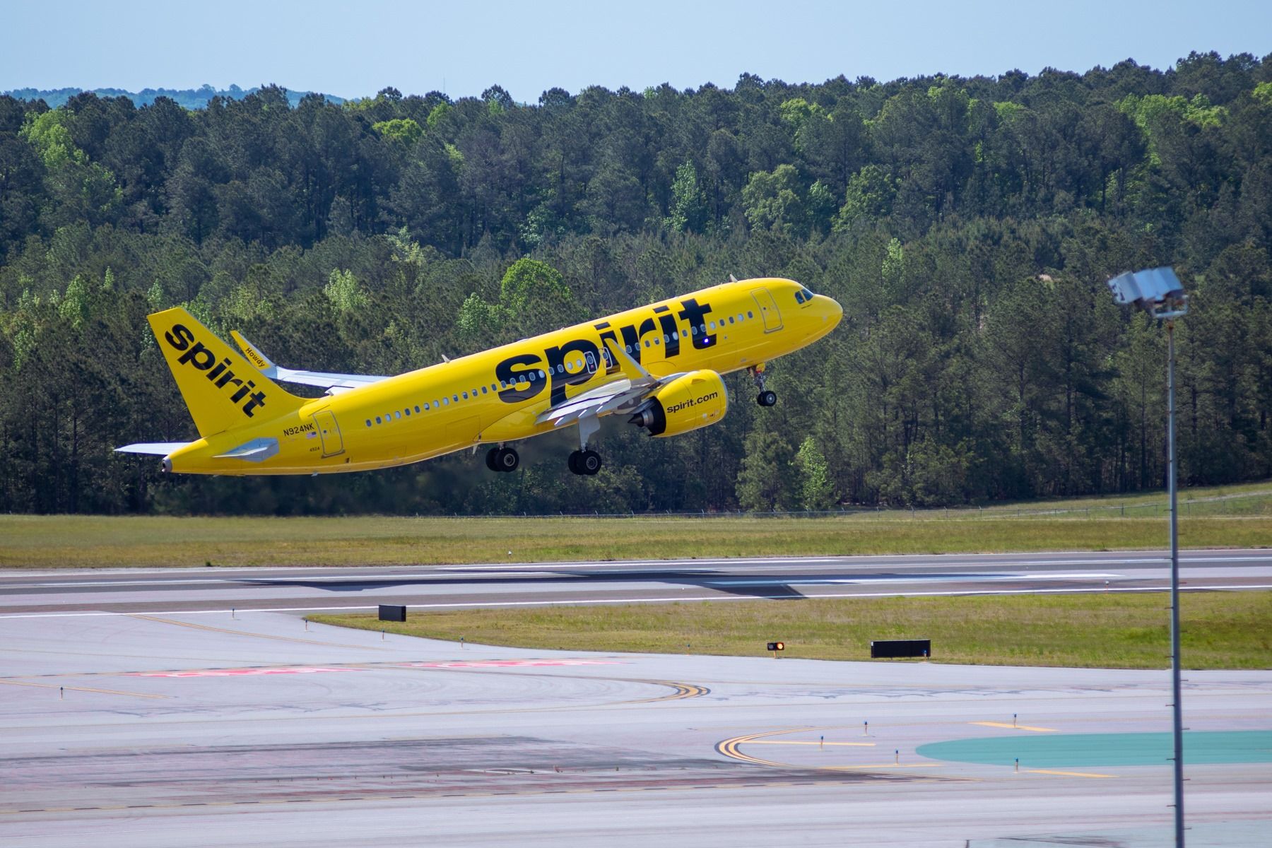 Spirit Airlines Airbus A320neo (N924NK) departing from Raleigh-Durham International Airport.