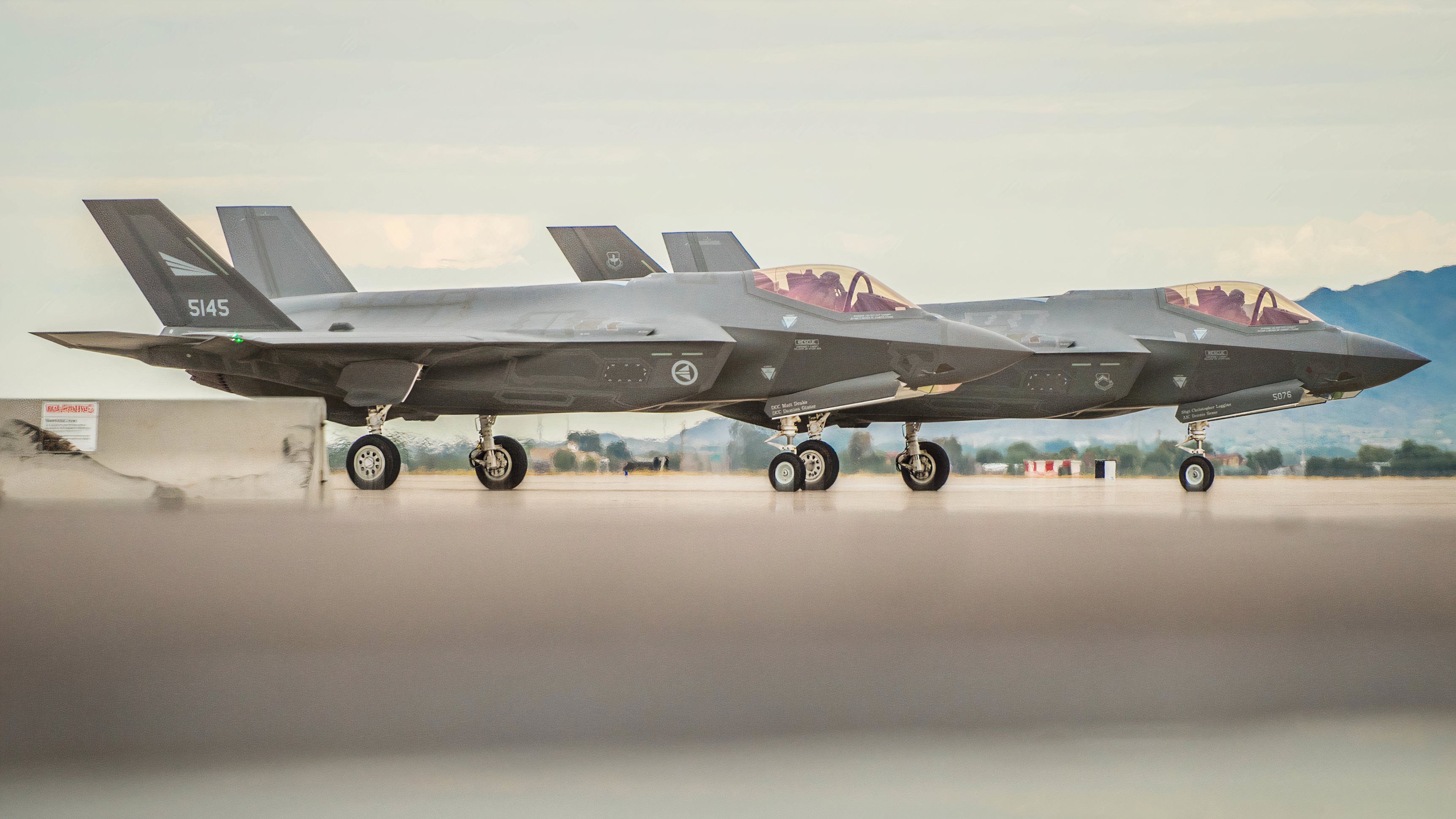 3587996 - 16x9 - Luke AFB Monsoon [Image 4 of 4]