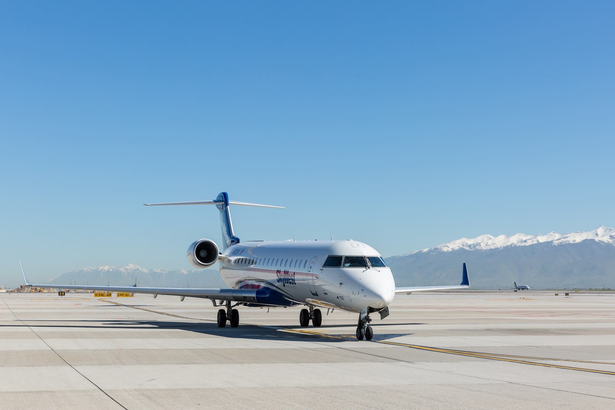 SkyWest Airlines Bombardier CRJ700.