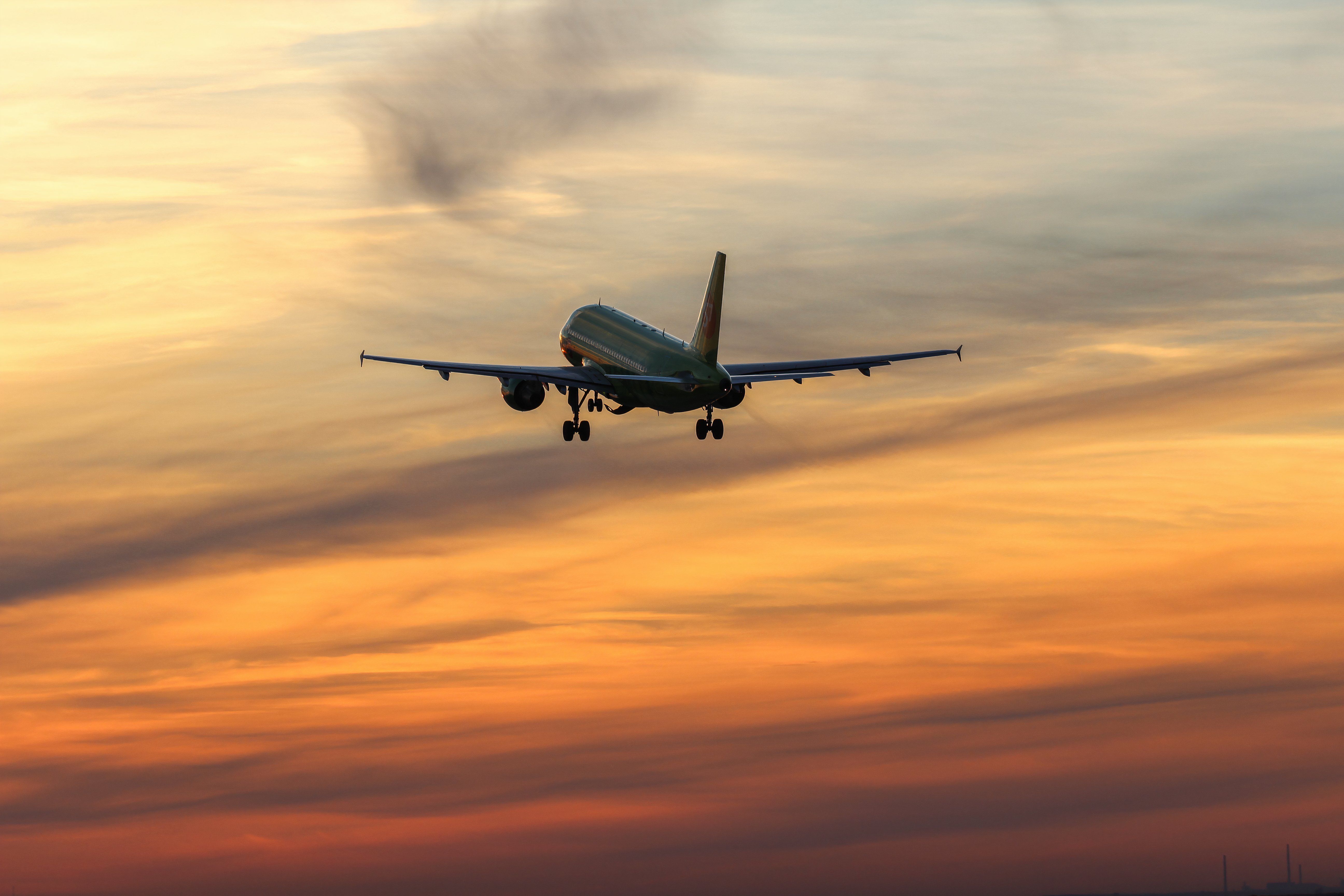 A320 silhouette taking off