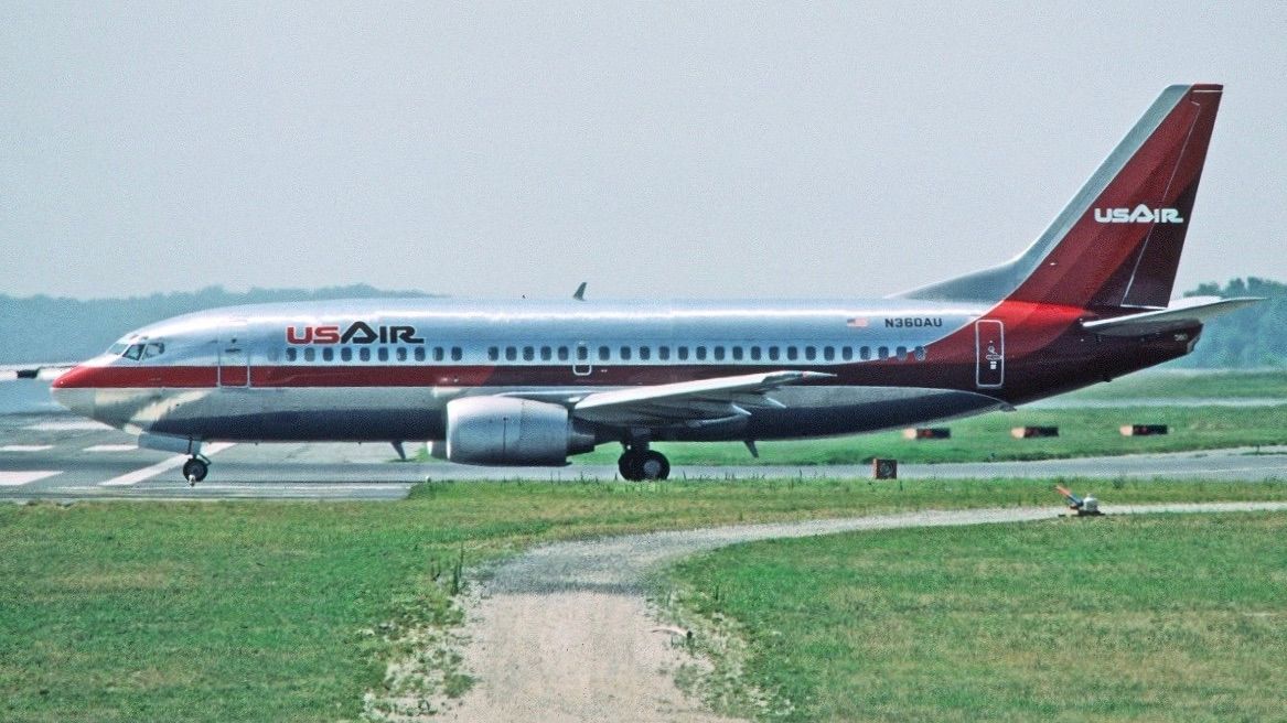 Boeing_737-3B7_USAir_N360AU_7283623