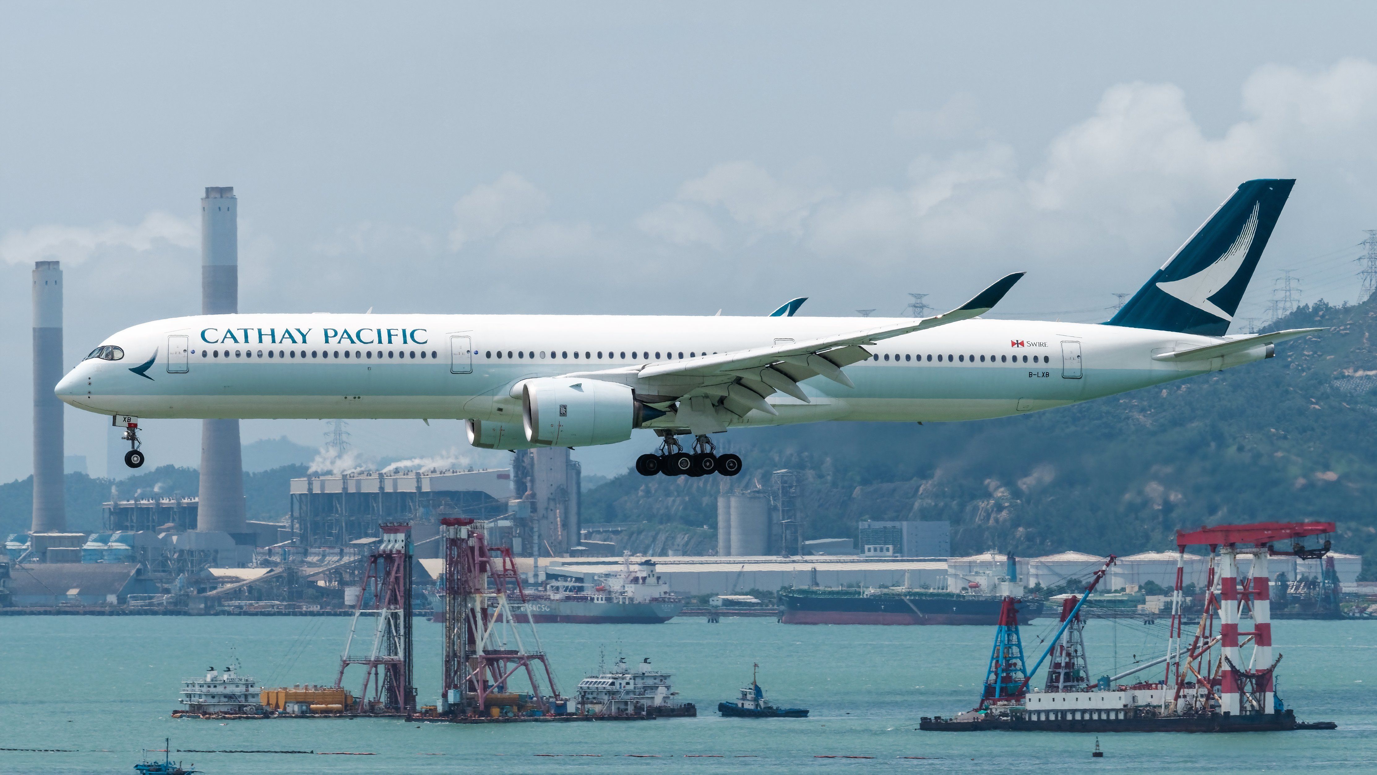 Cathay Pacific Airbus A350-1000 Returns To Boston After