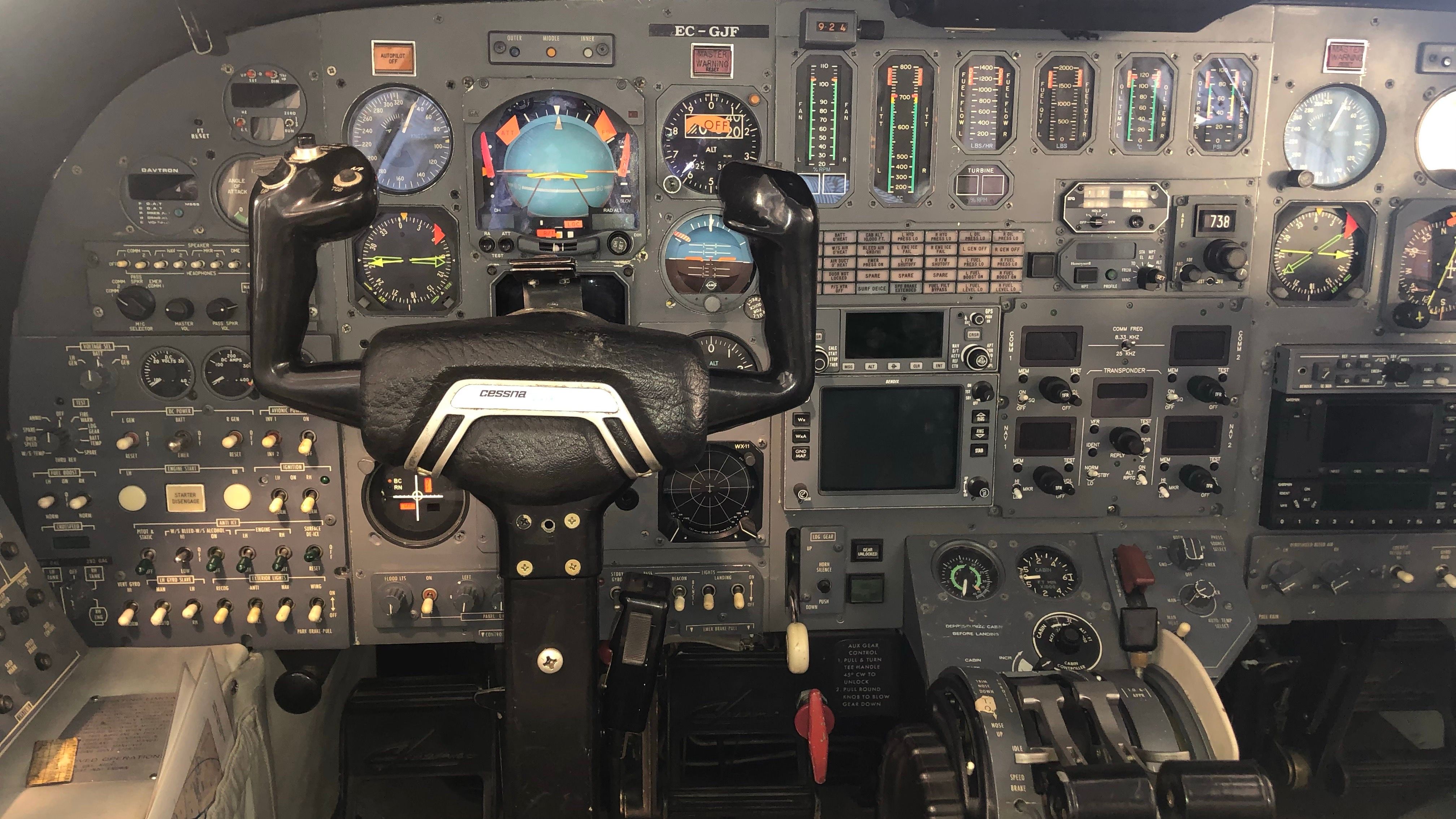 Cessna 501 Citation I cockpit