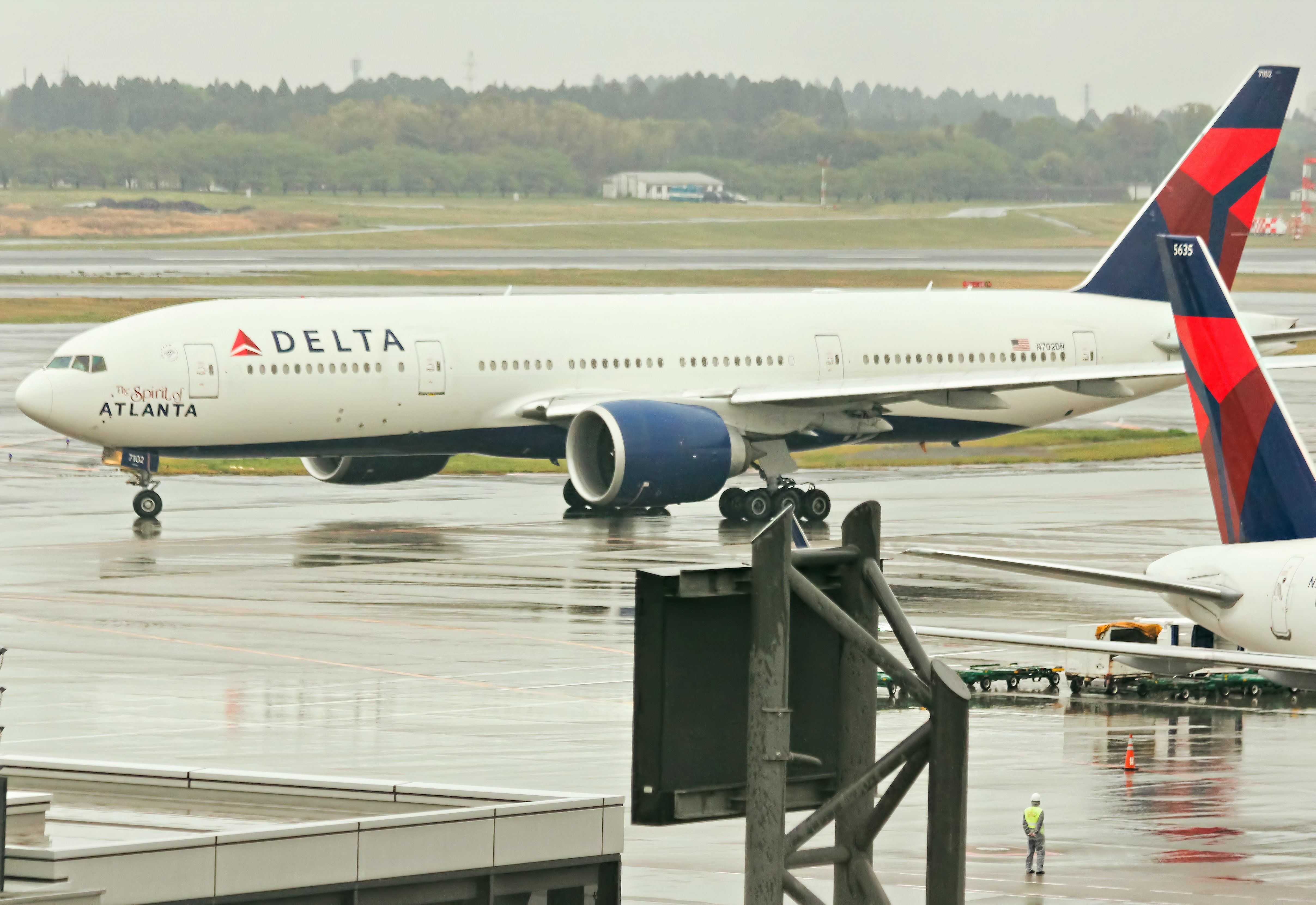 Delta 777-200LR