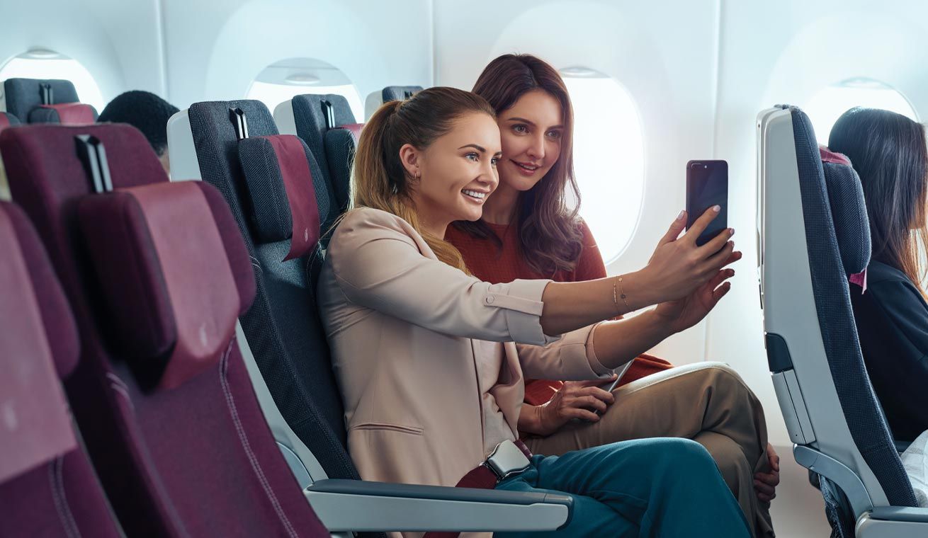 h2-friends-selfie-a350-1000