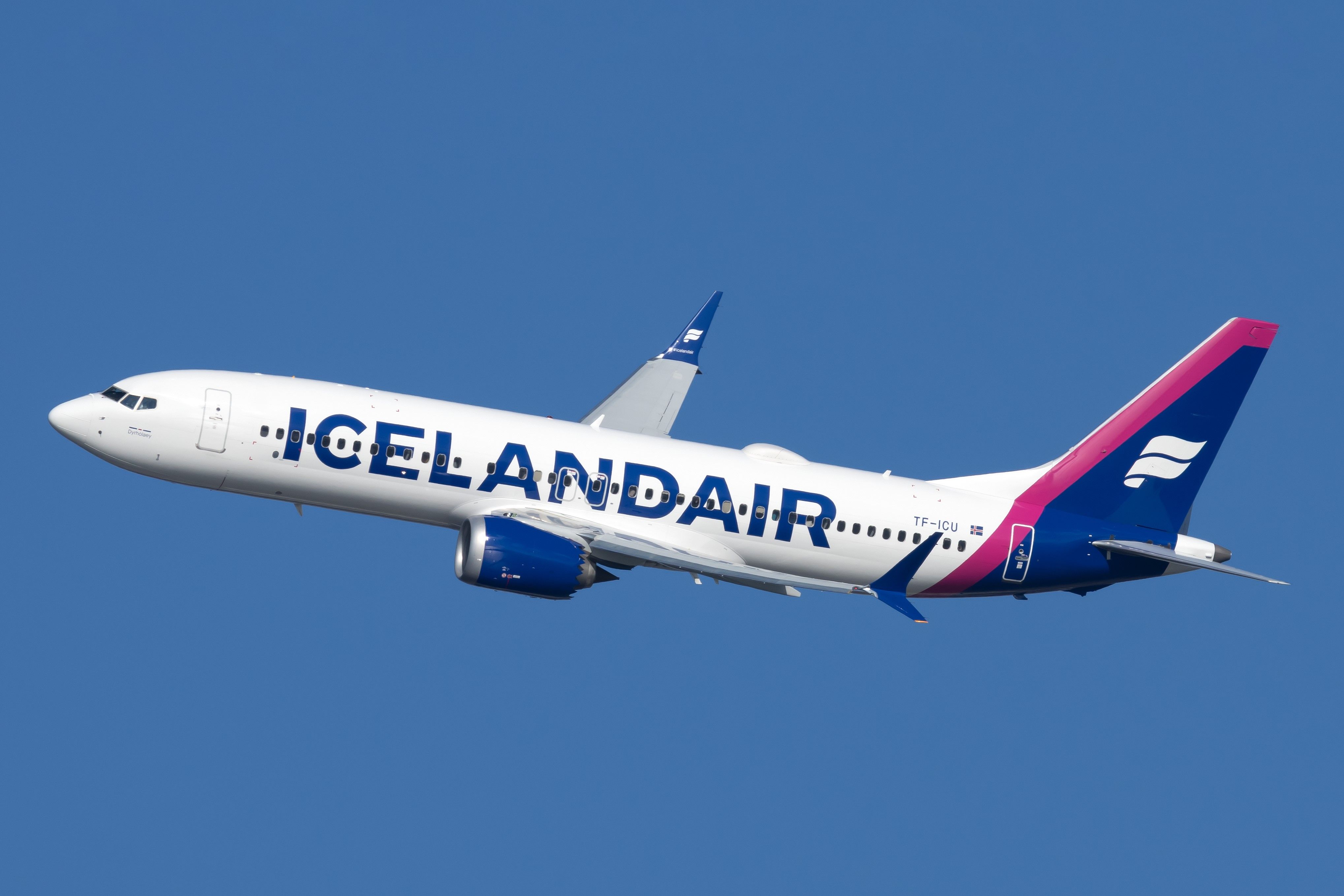 Icelandair Boeing 737-max-8 