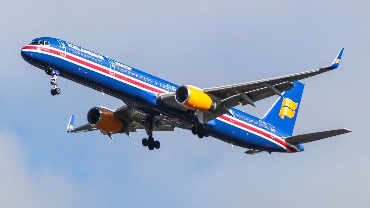 Still Going Strong: 5 Operators Flying 30+ Year Old Boeing 757s In ...