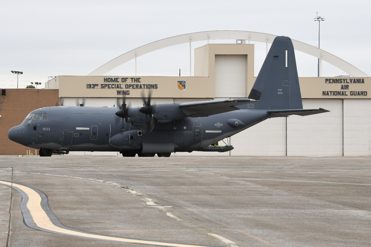第 193 特種作戰聯隊告別了最後一架 EC-130J Commando Solo III