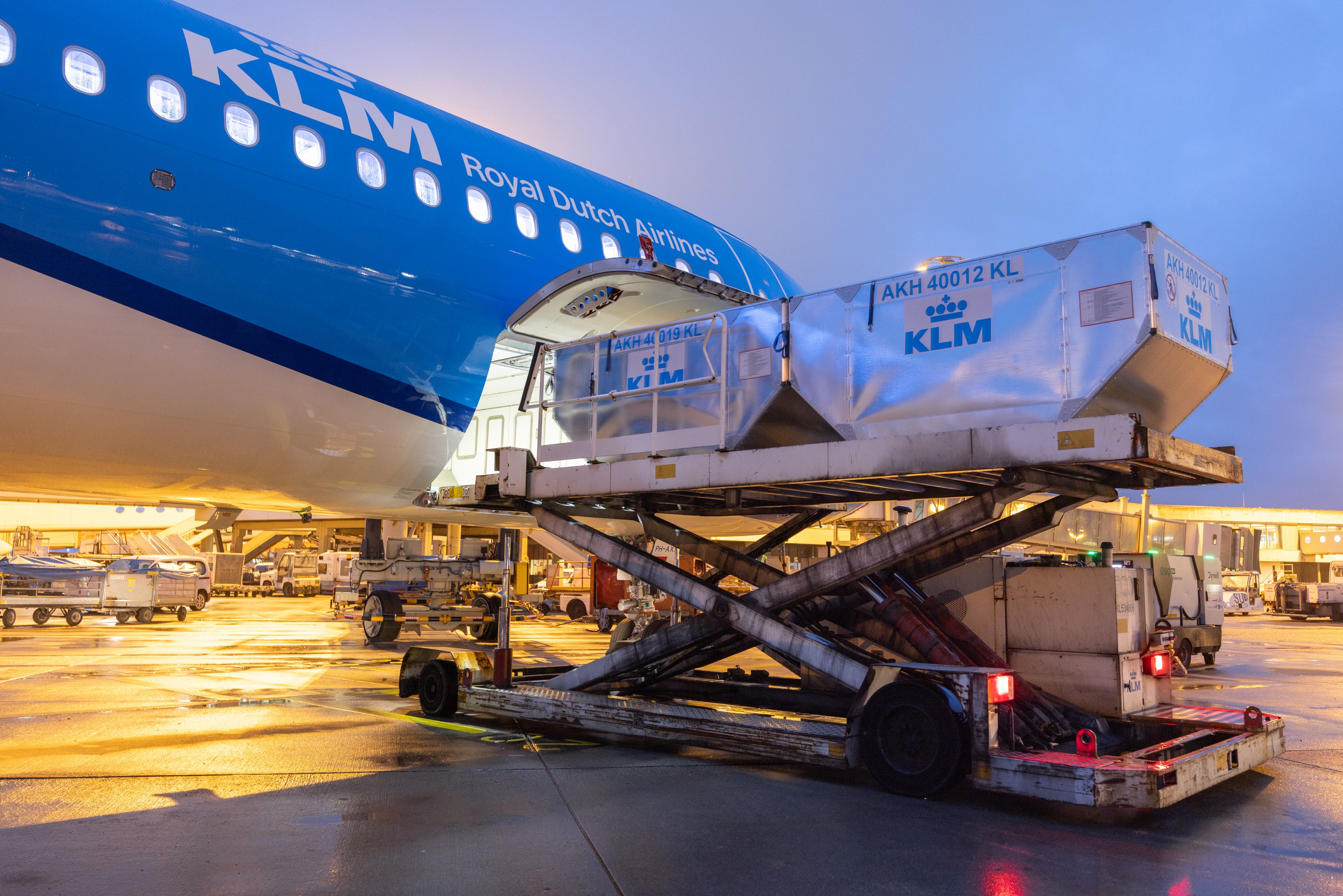 KLM Airbus A321neo being loaded at AMS