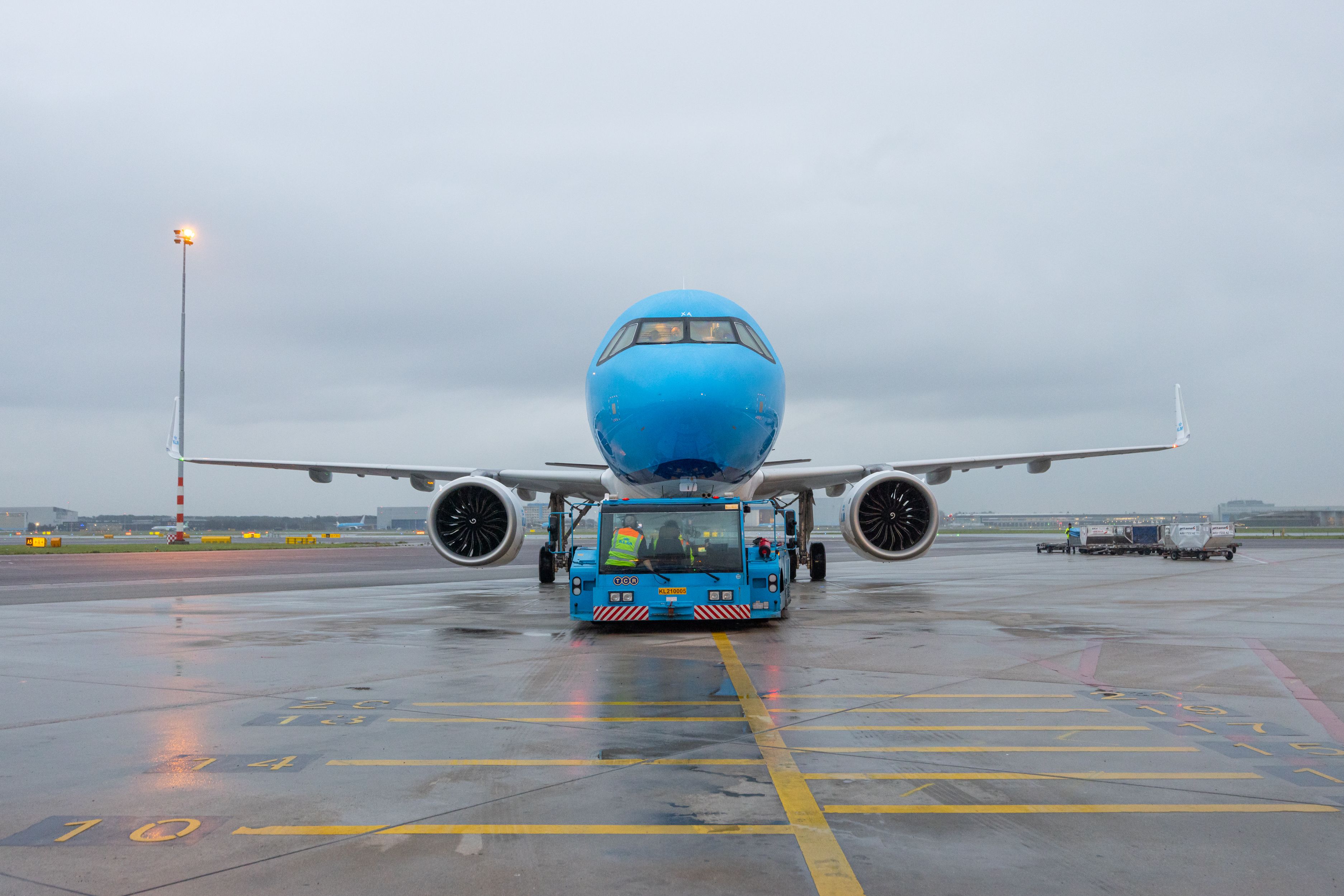  KLM Airbus A321neo on the ground