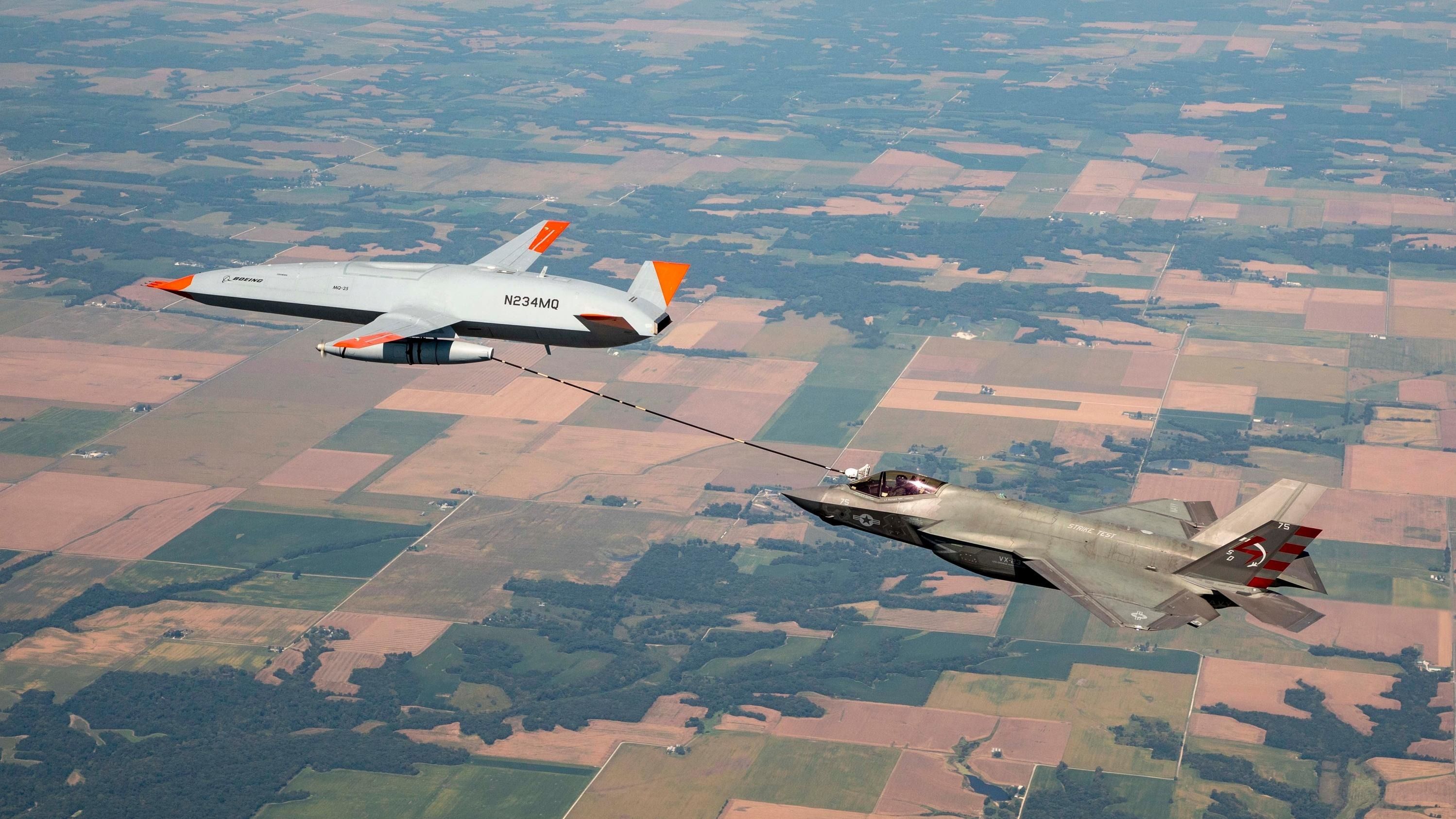 MQ-25_F-35_Refueling_1_Large_res