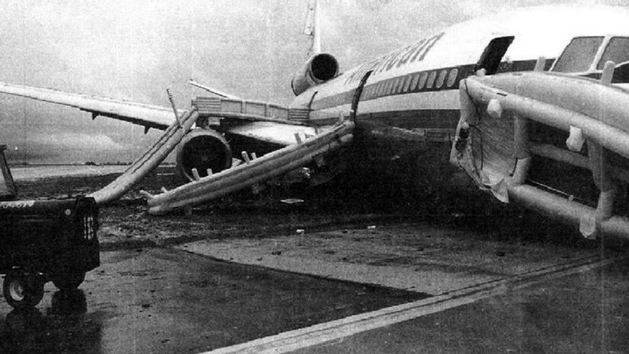 N139AA evacuation