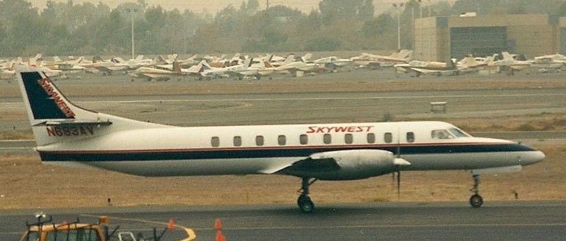 Orange_County_(before_it_became_John_Wayne),_Skywest_SA227AC_Metroliner_N683AV_operated_on_behalf_of_Delta_Connection_(cropped)