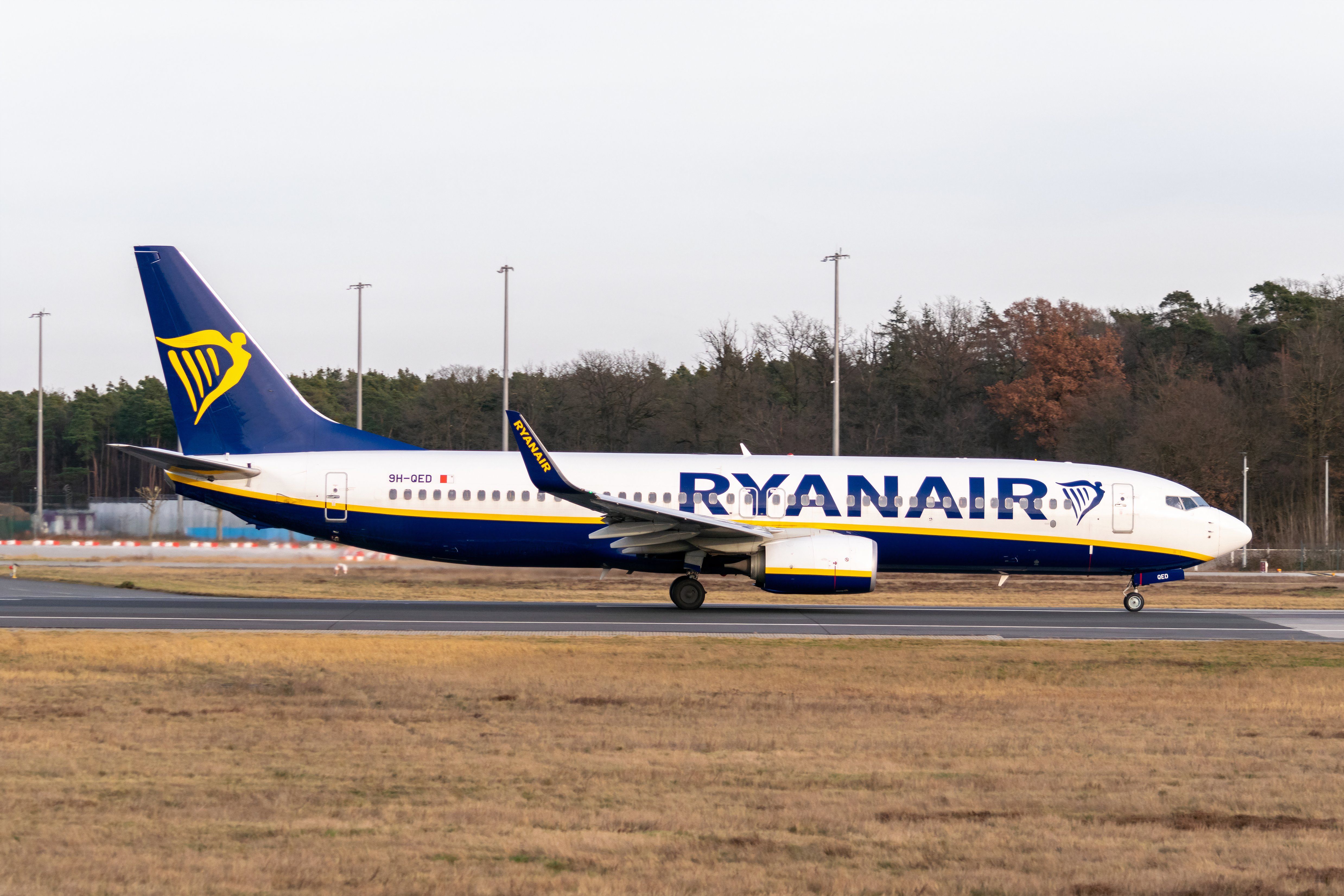 Ryanair B737 by Tom Boon, from simple flying