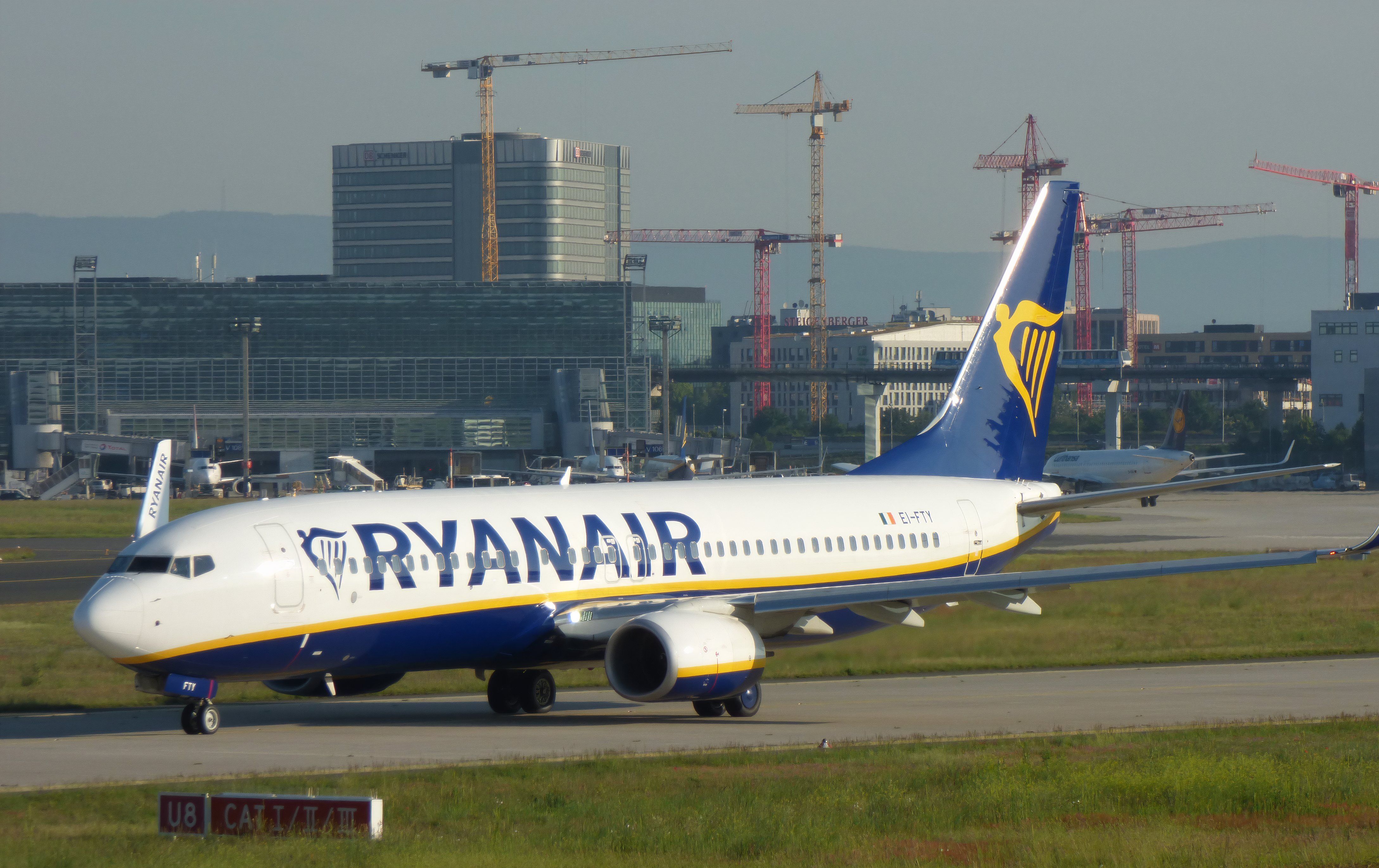 Ryanair Boeing 737-800 