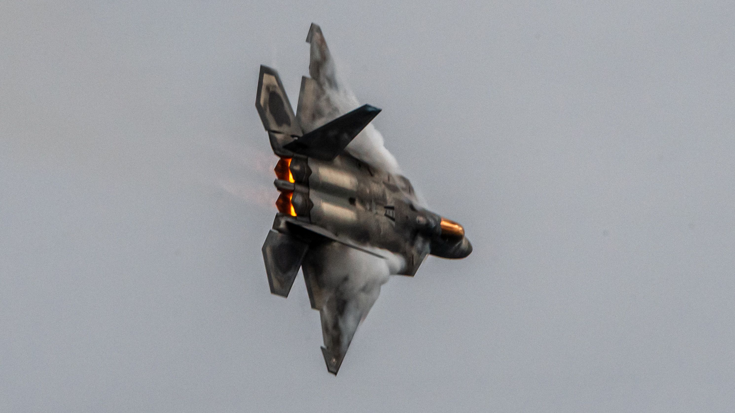 RAPTOR ON ITS SIDE, VAPING AND IN AFTERBURNER - 16x9