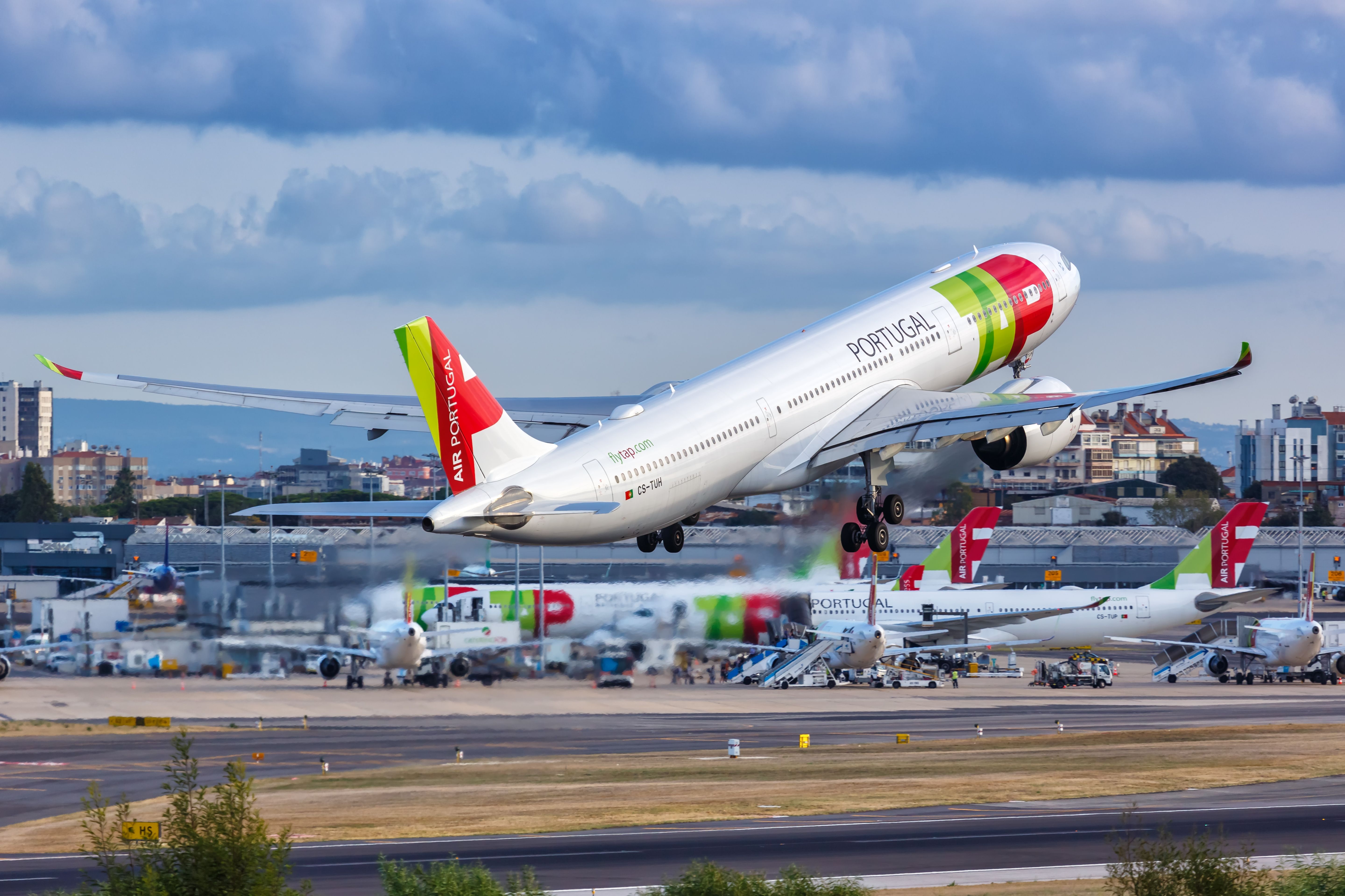 TAP Airbus A330neo taking off