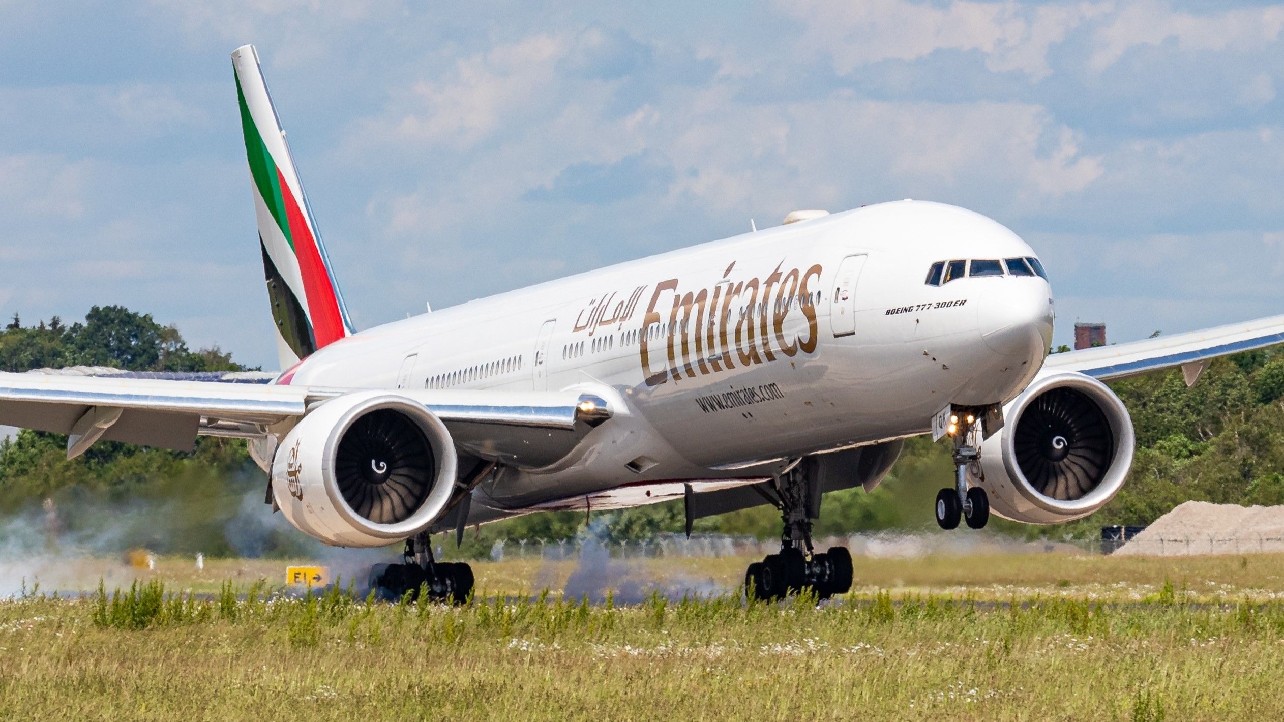 Emirates Boeing 777 Landing In Hamburg