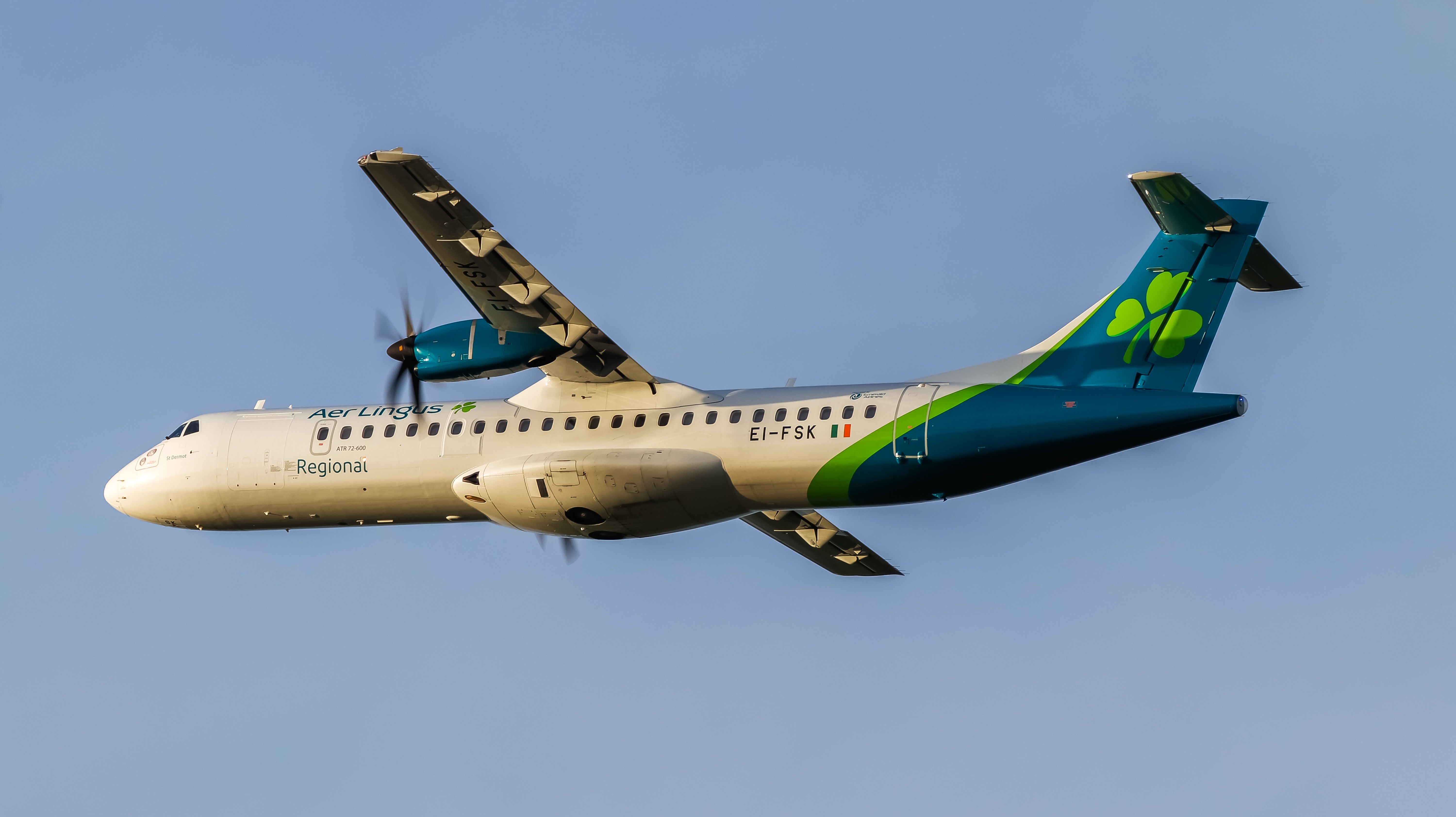 An Aer Lingus ATR 72 (EI-FSK) 