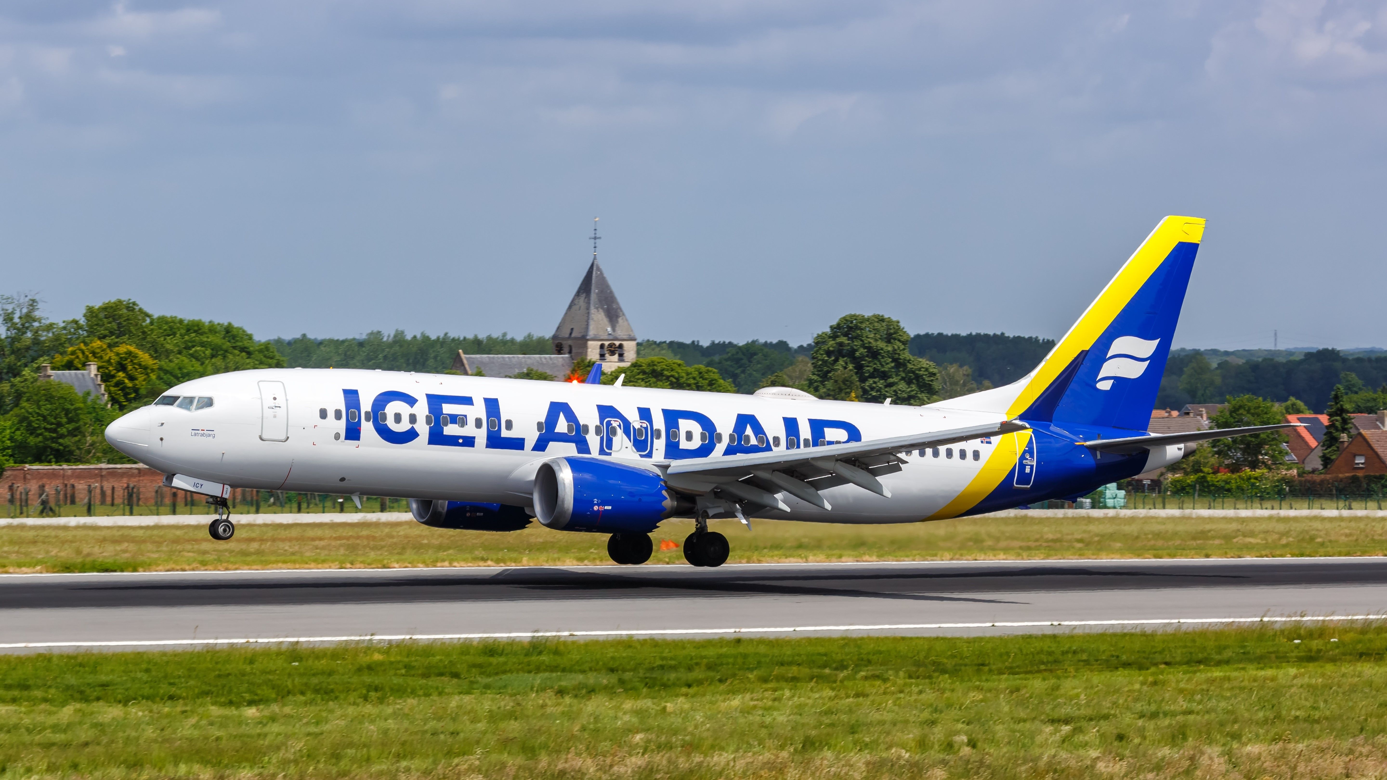 Would You Consider Flying Via Iceland When Traveling Between Europe & The US?