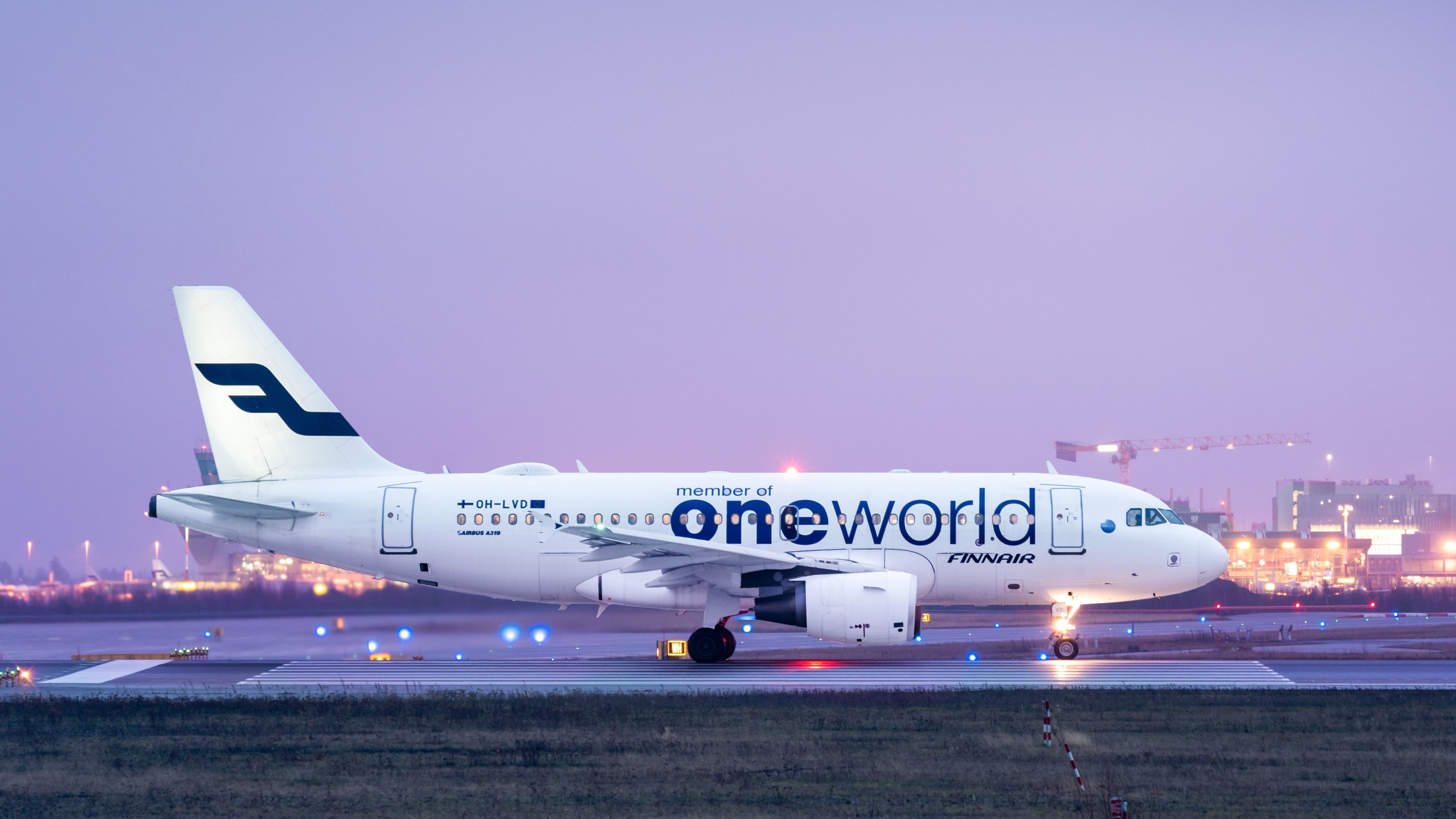 A Finnair plane in the oneworld livery