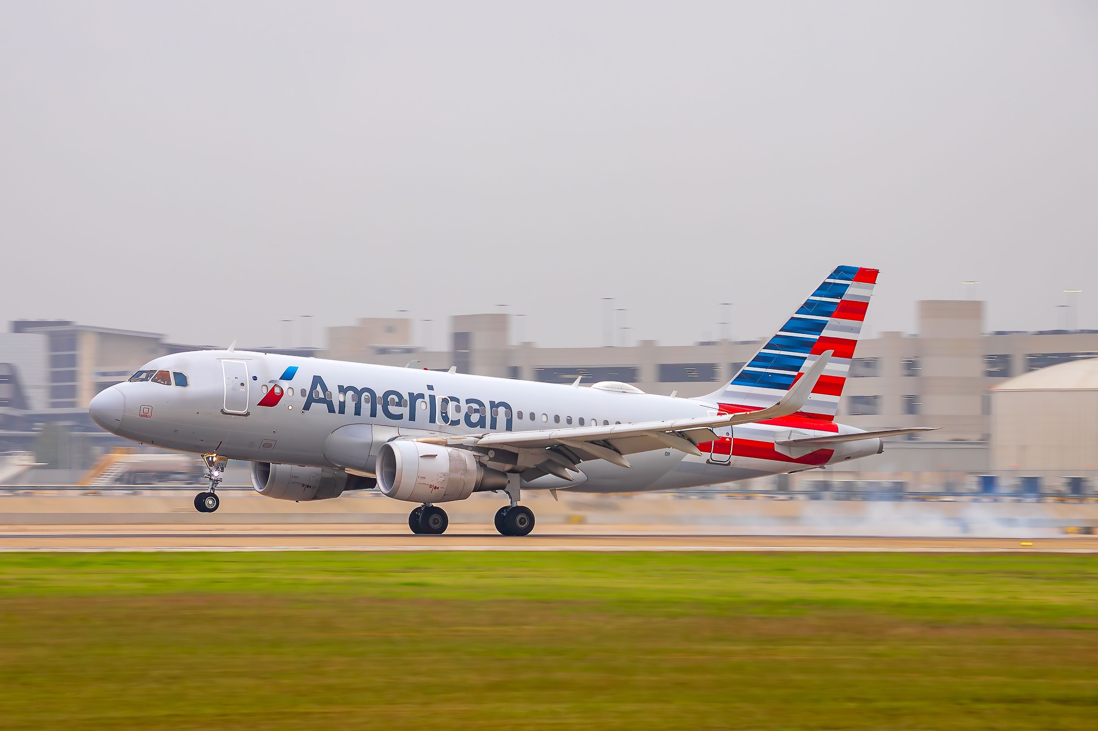 American Airlines Airbus A319-115 landing at Austin-Bergstrom International Airport.