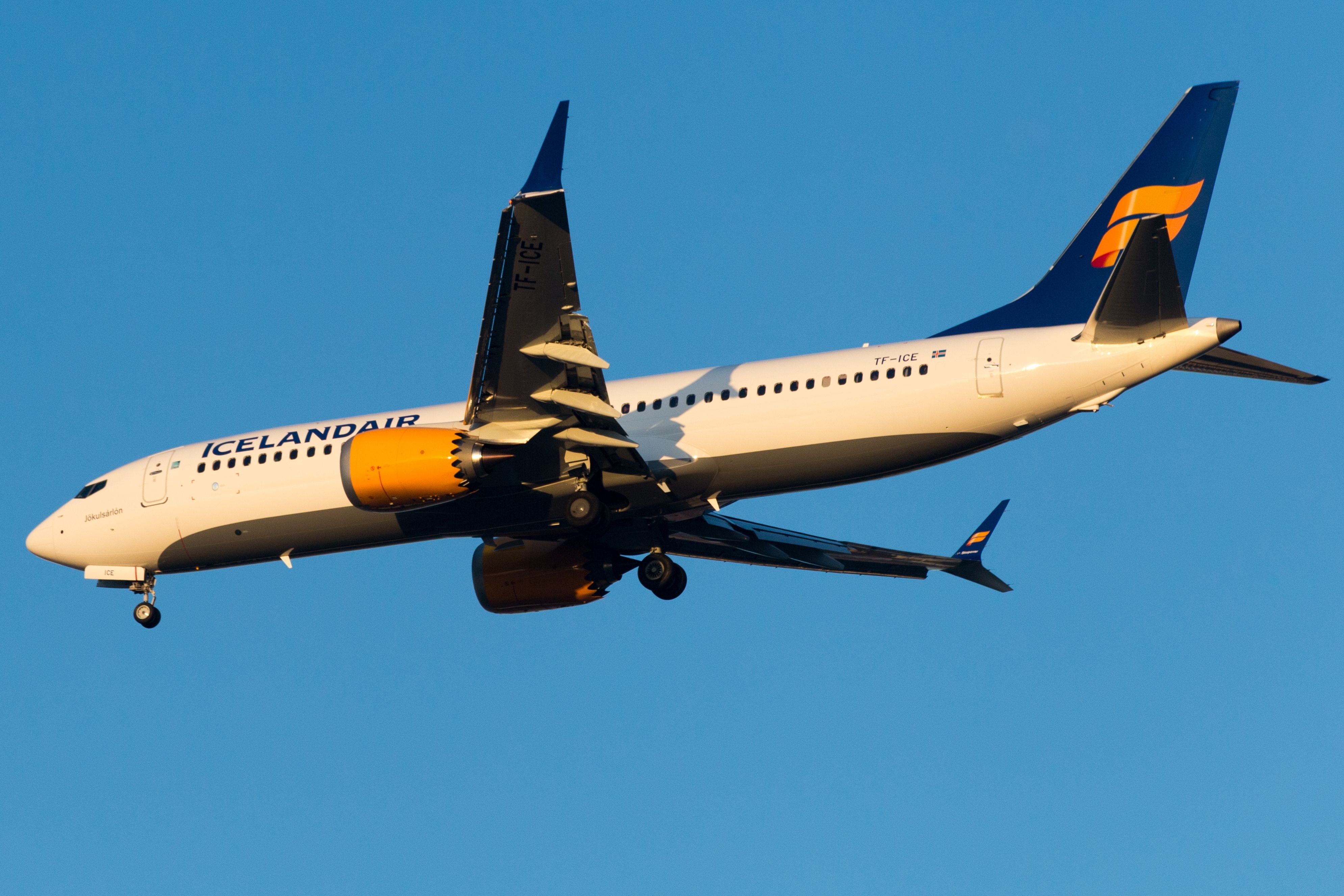 Icelandair 737 MAX