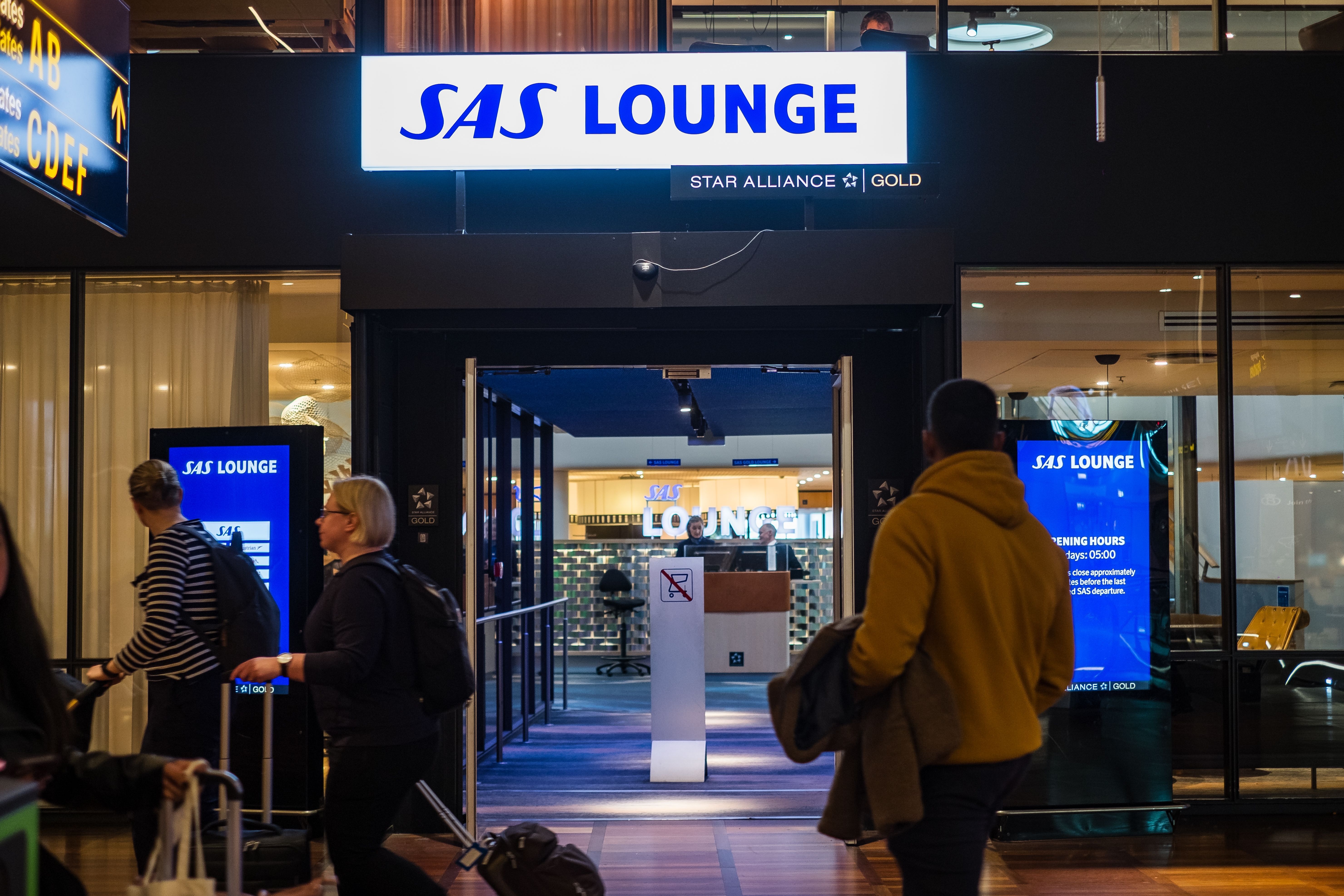 SAS lounge shutterstock_2453045671