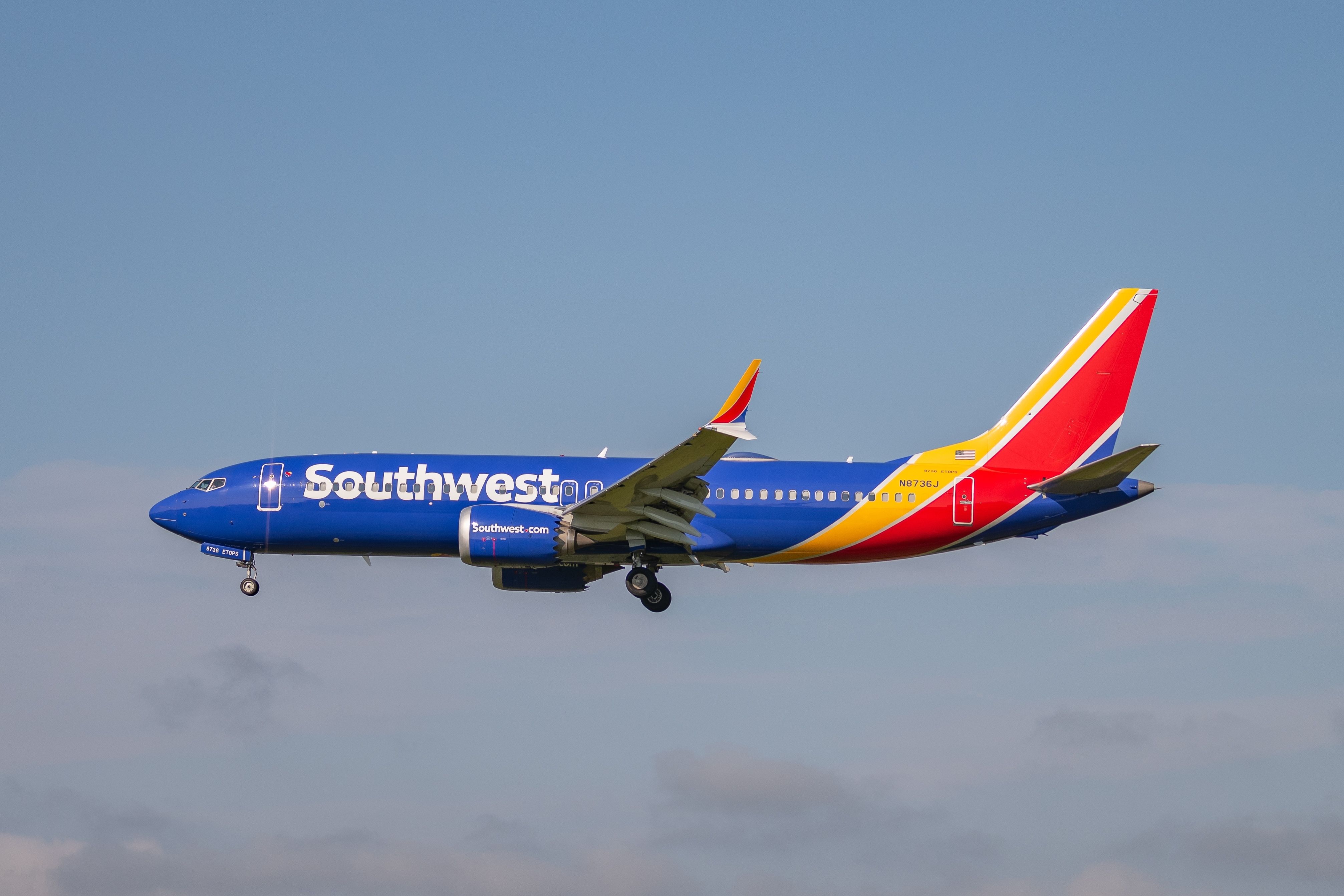 Southwest 737 MAX 8 flying 